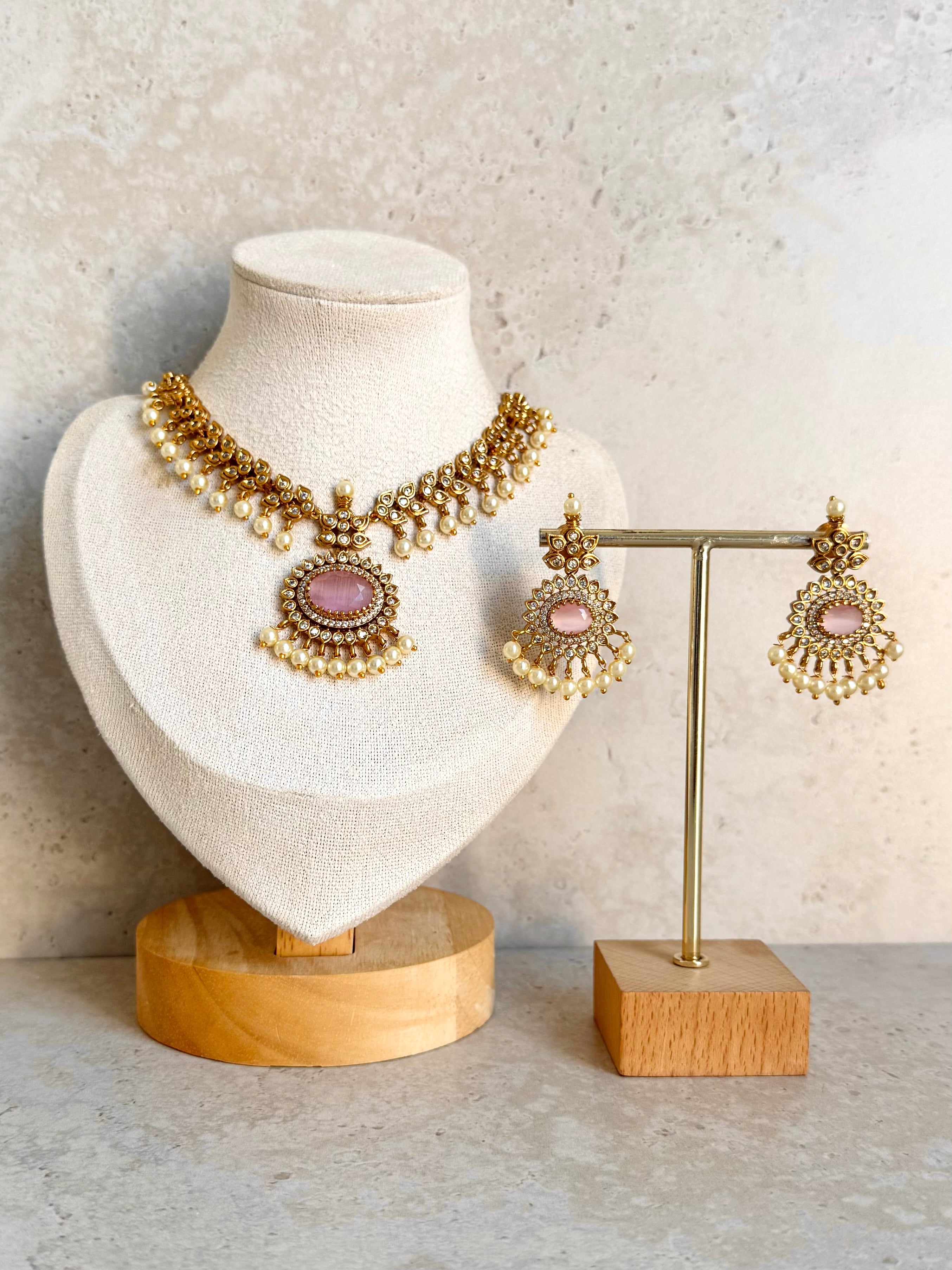 Minal Necklace Set