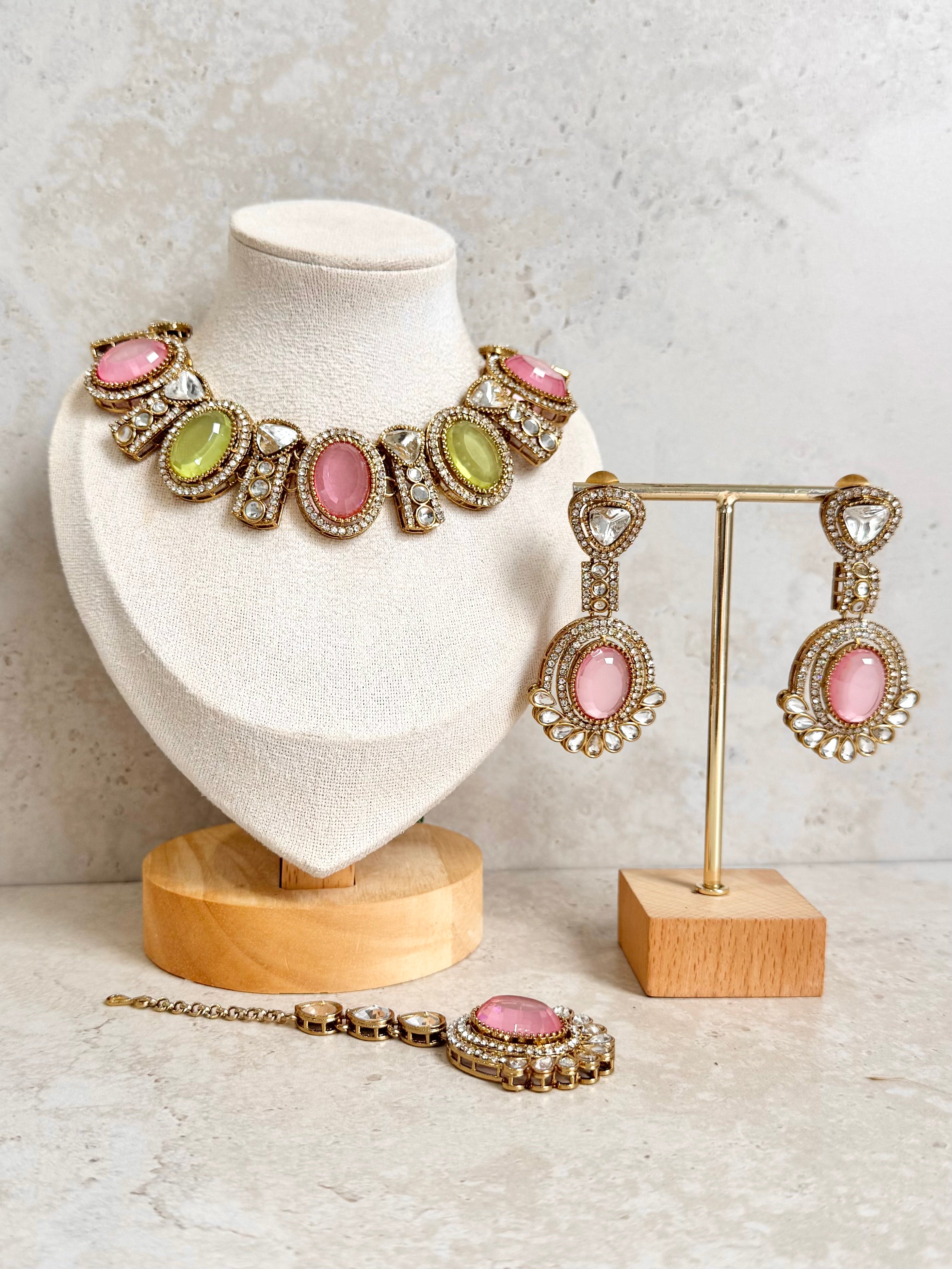 Deevya Necklace Set