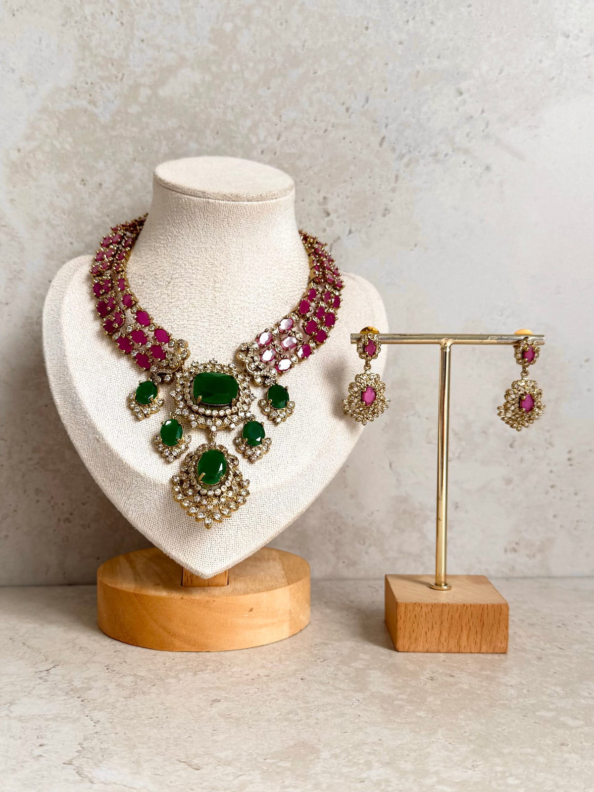 Sujata Necklace Set