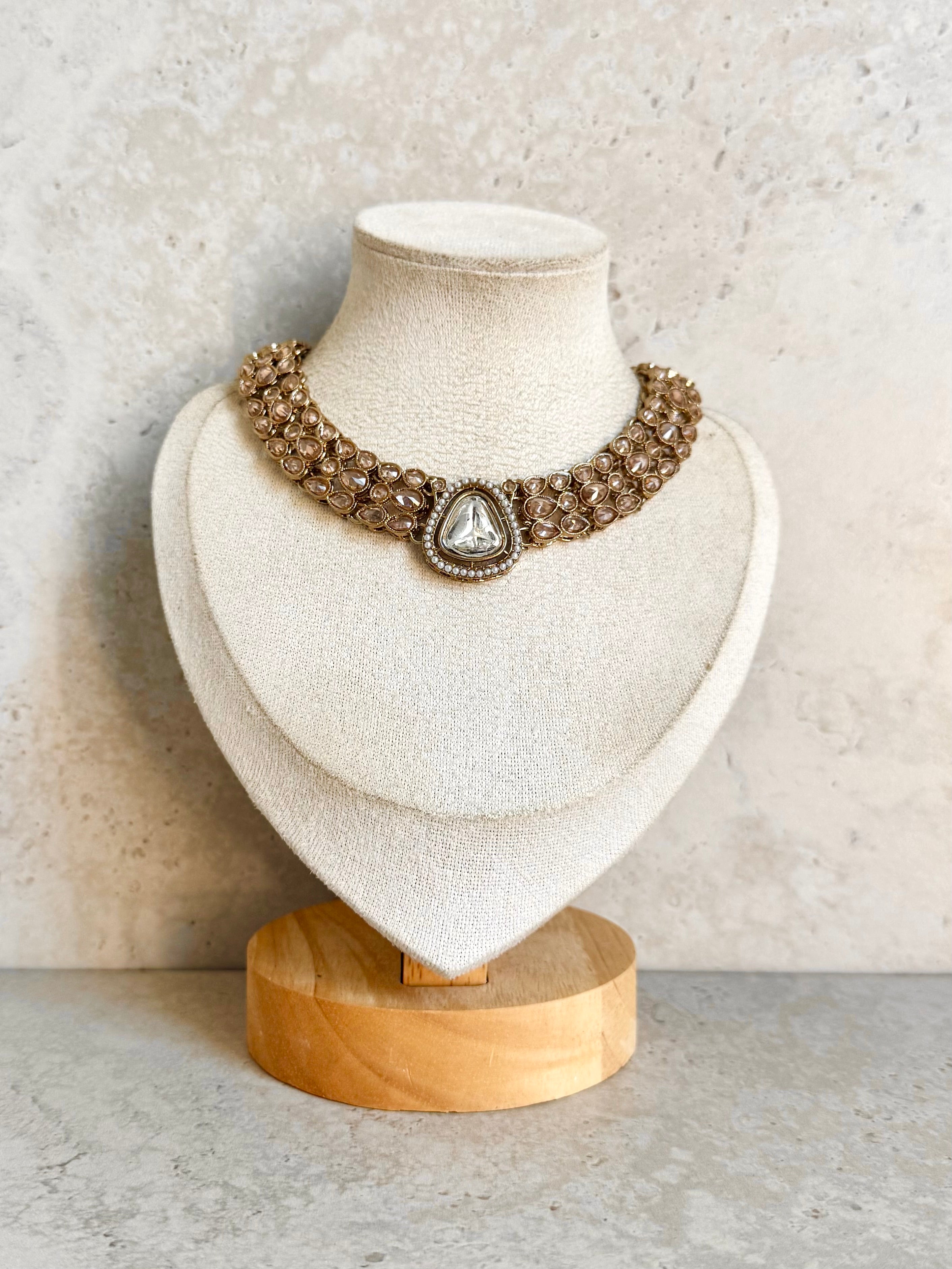 Aiza Necklace Set