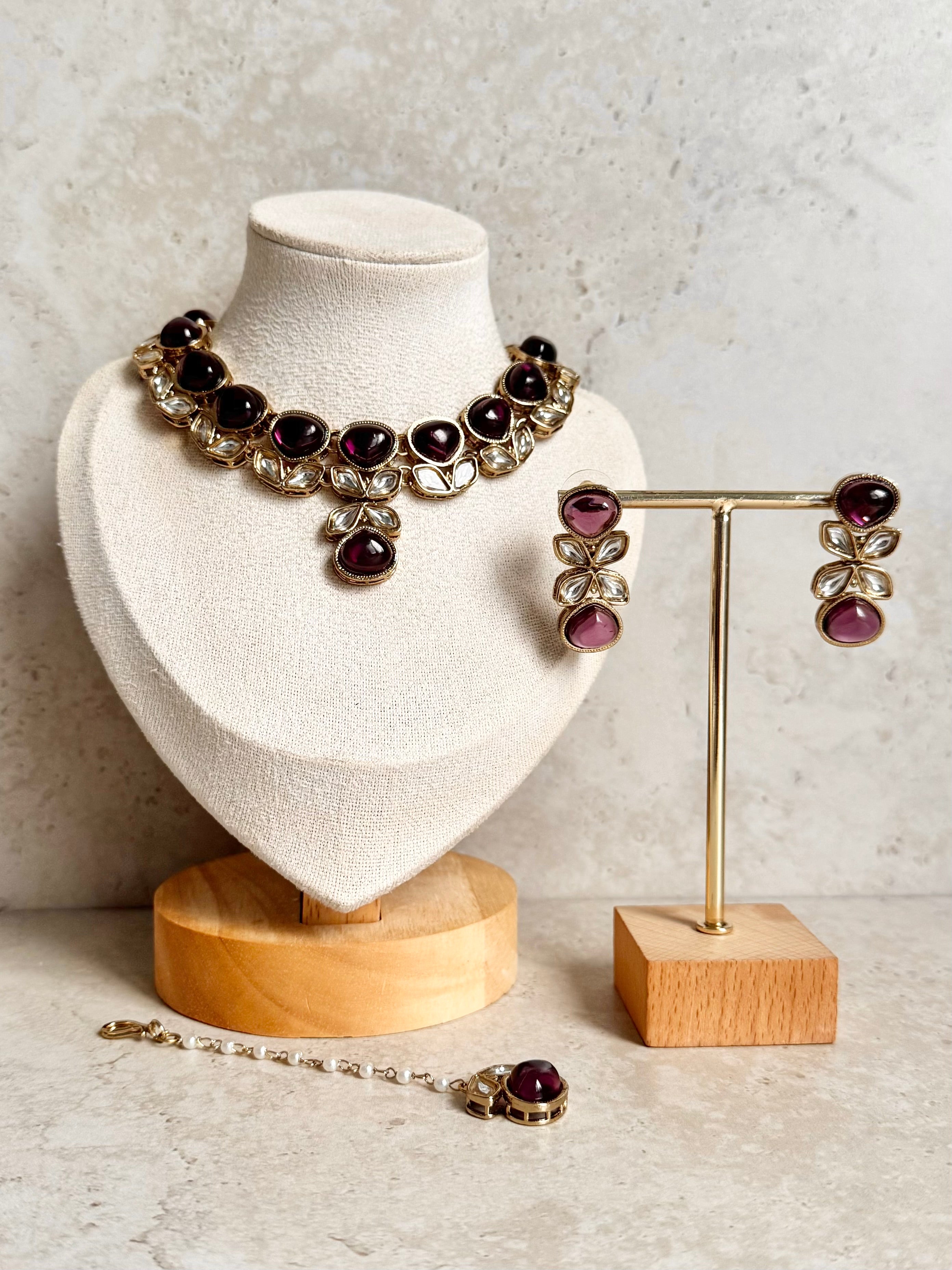 Parul Necklace Set