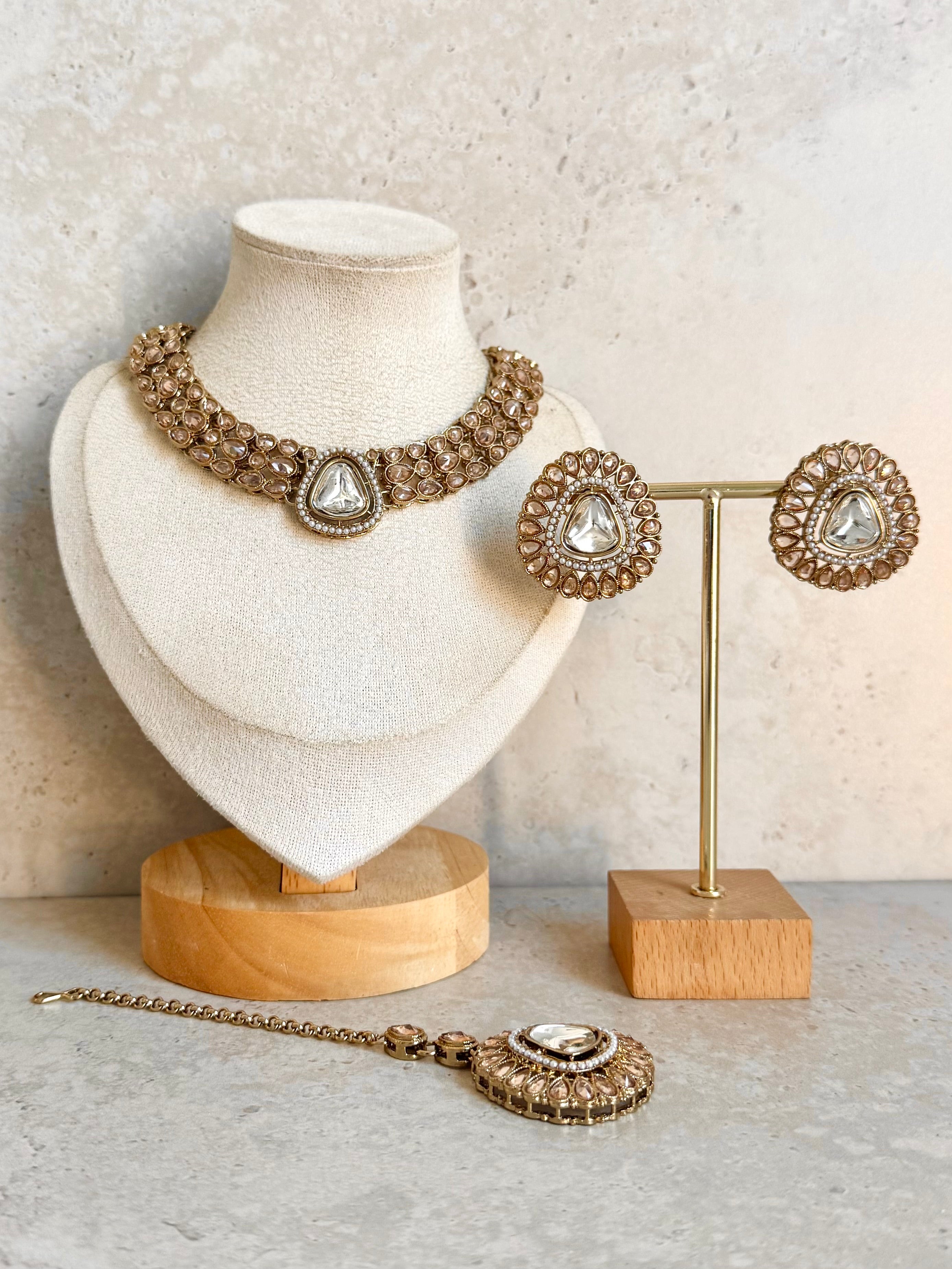 Aiza Necklace Set