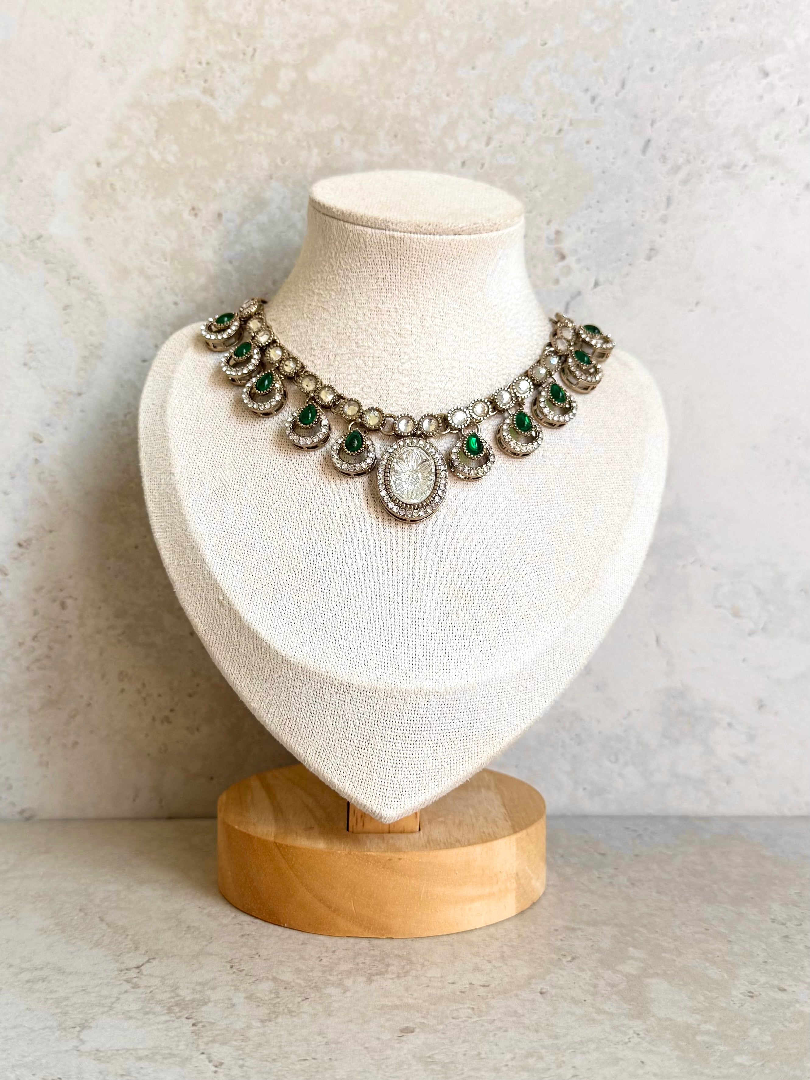 Sunidhi Necklace Set