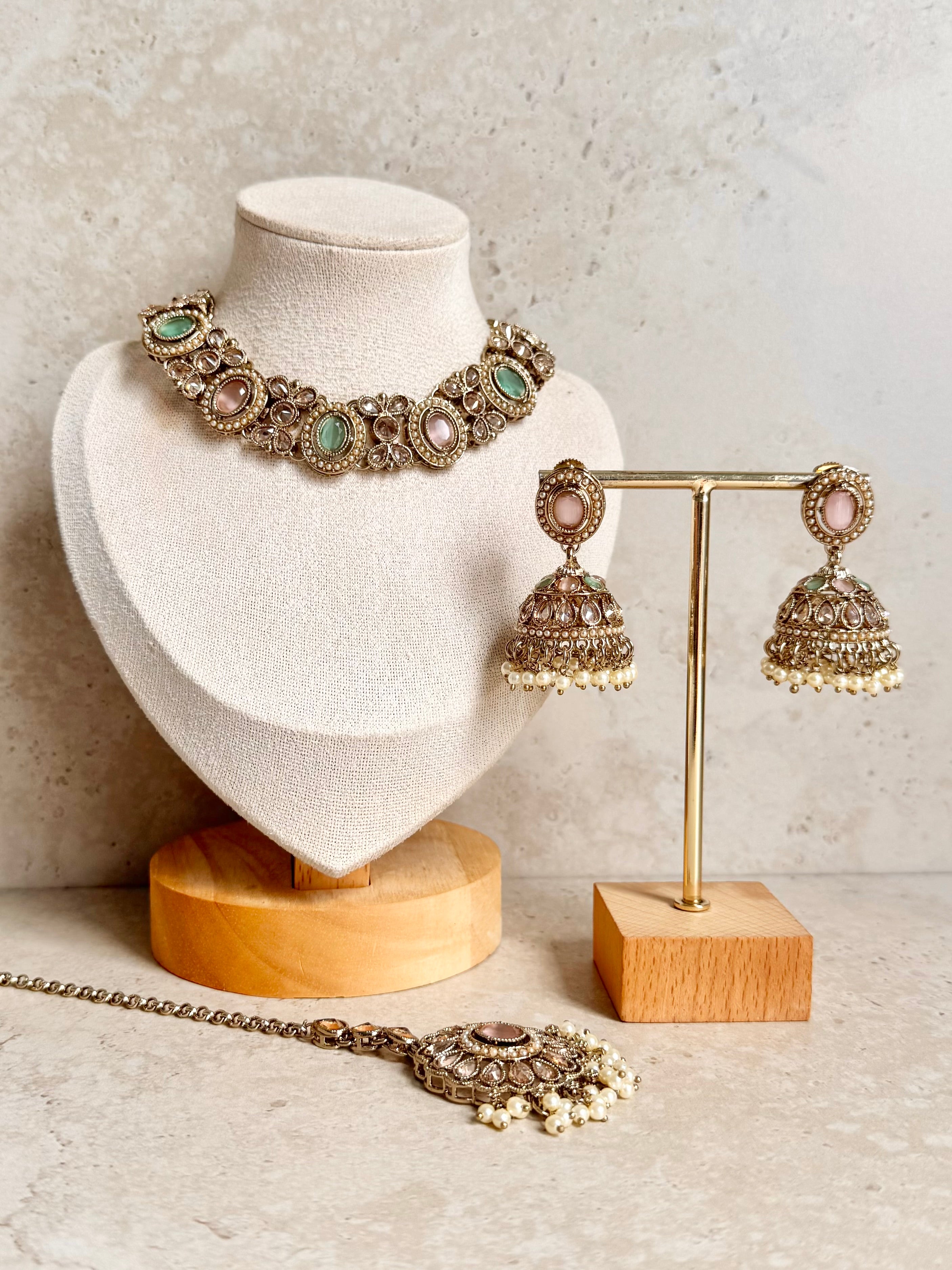 Jaspreet Necklace Set