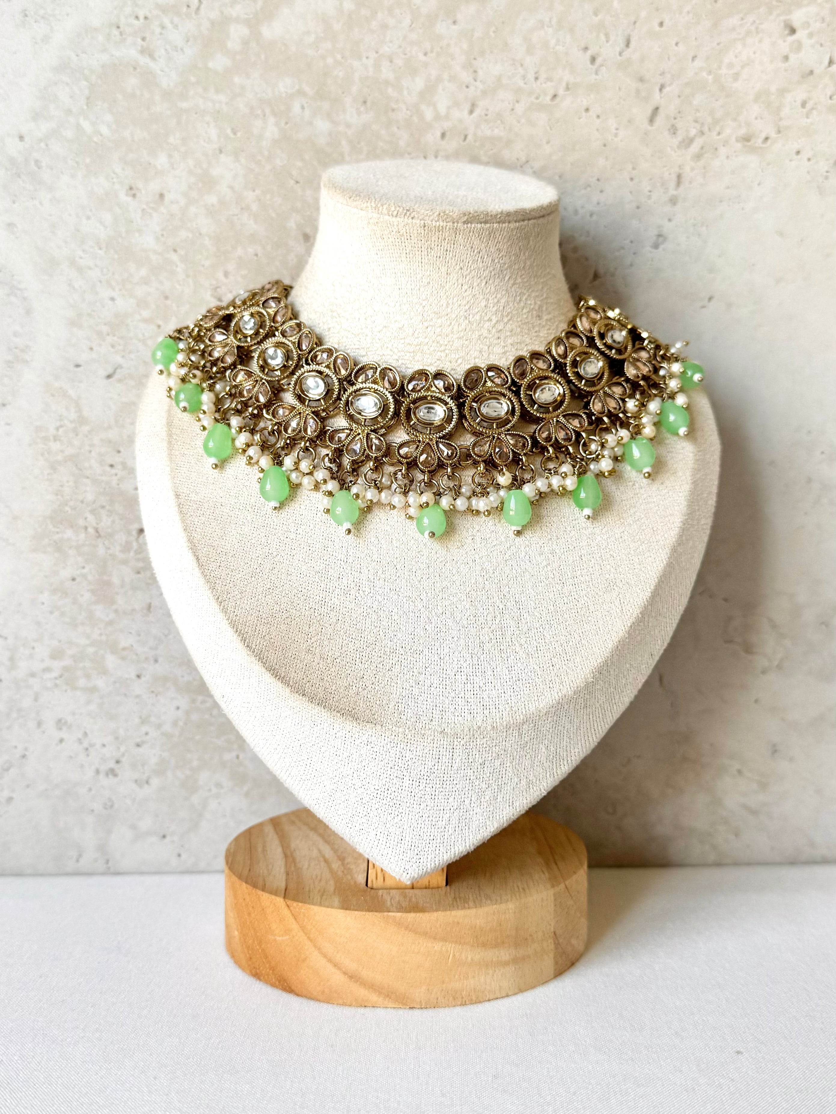 Kriti Necklace Set