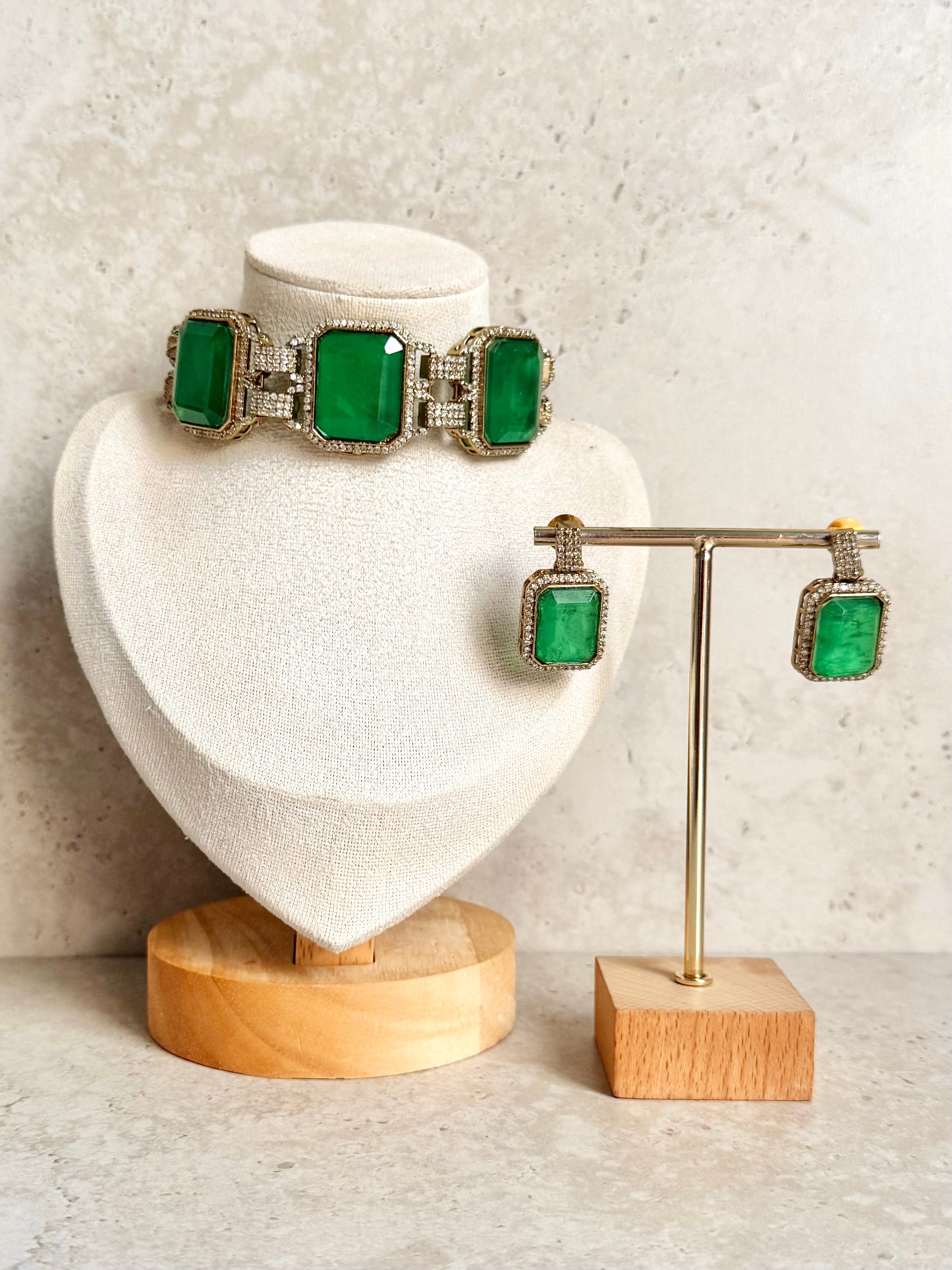 Priyal Necklace Set