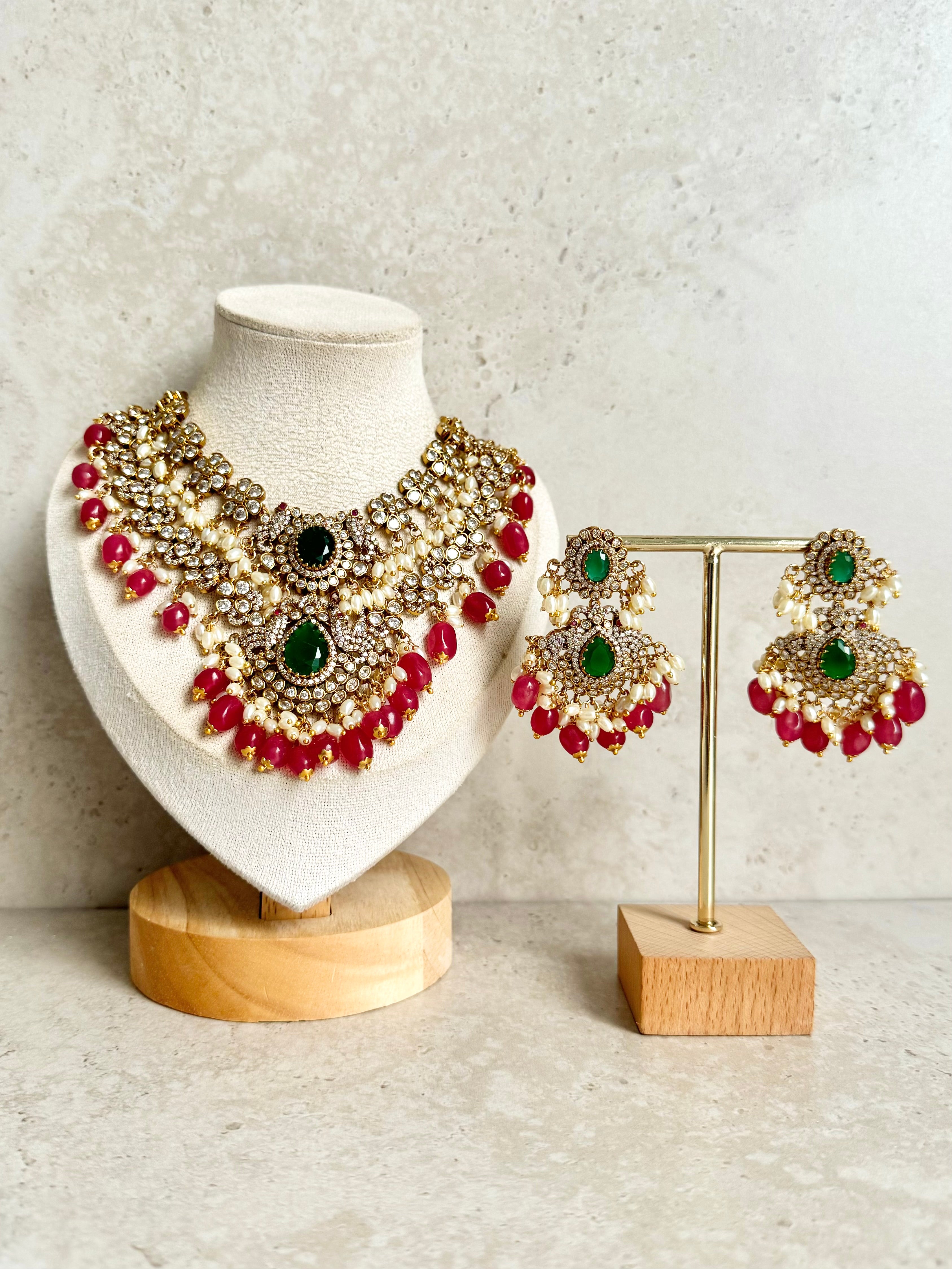 Shanaya Necklace Set