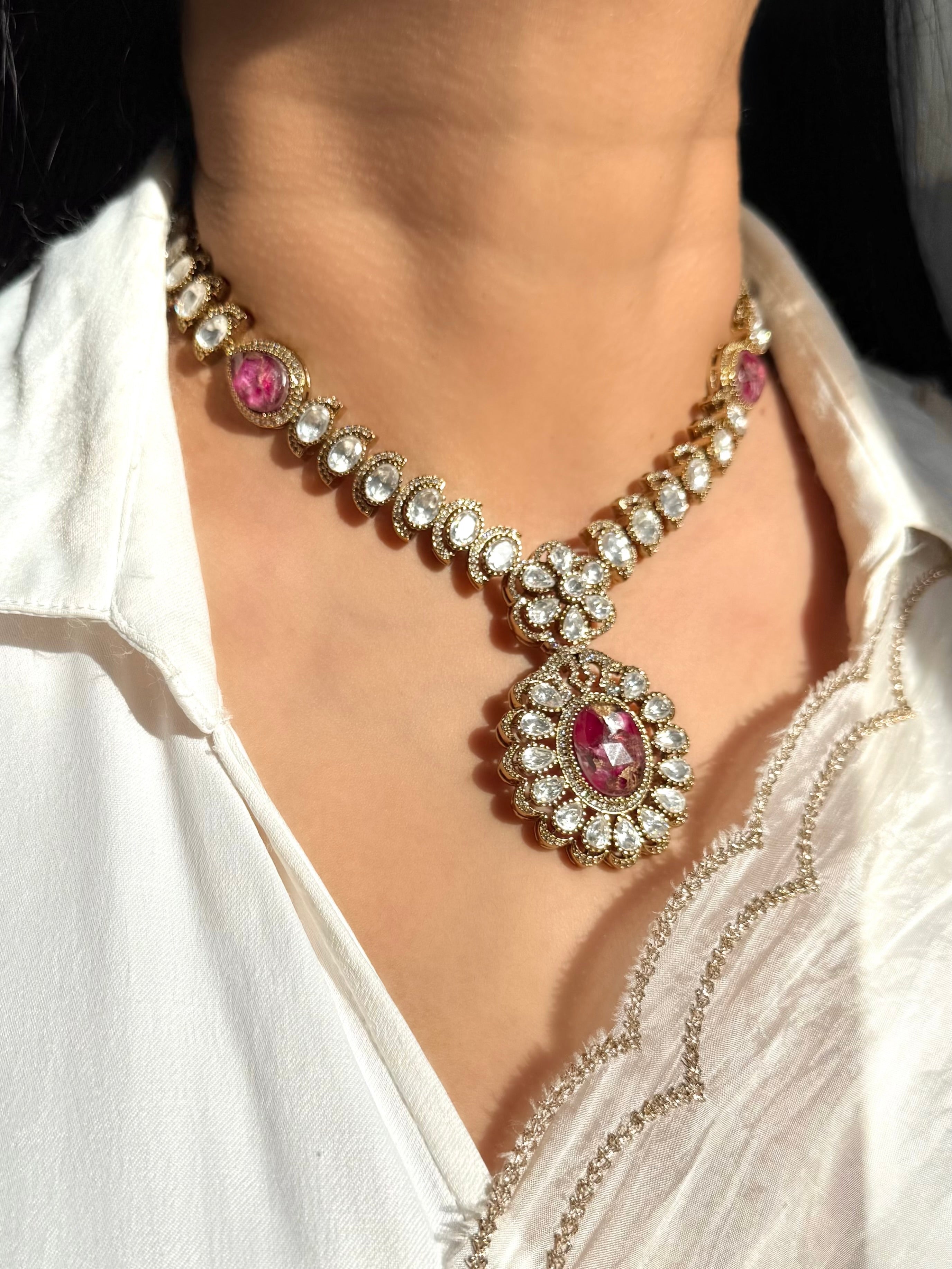 Noor Necklace Set
