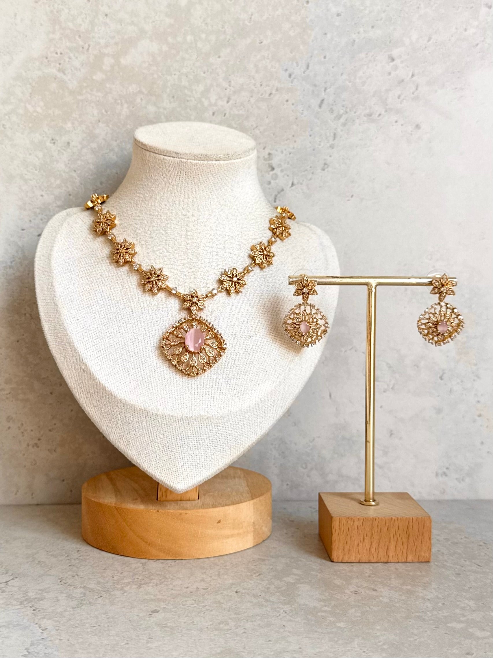 Navya Necklace Set
