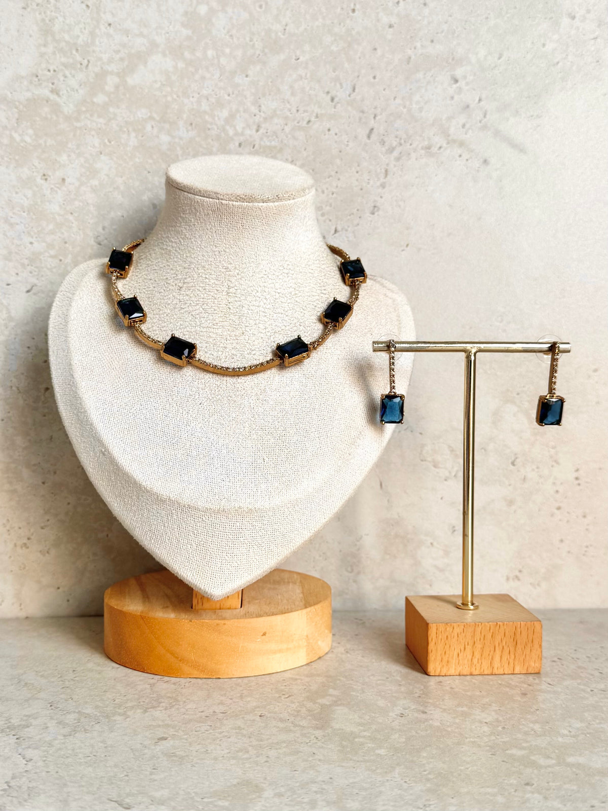 Suman Necklace Set