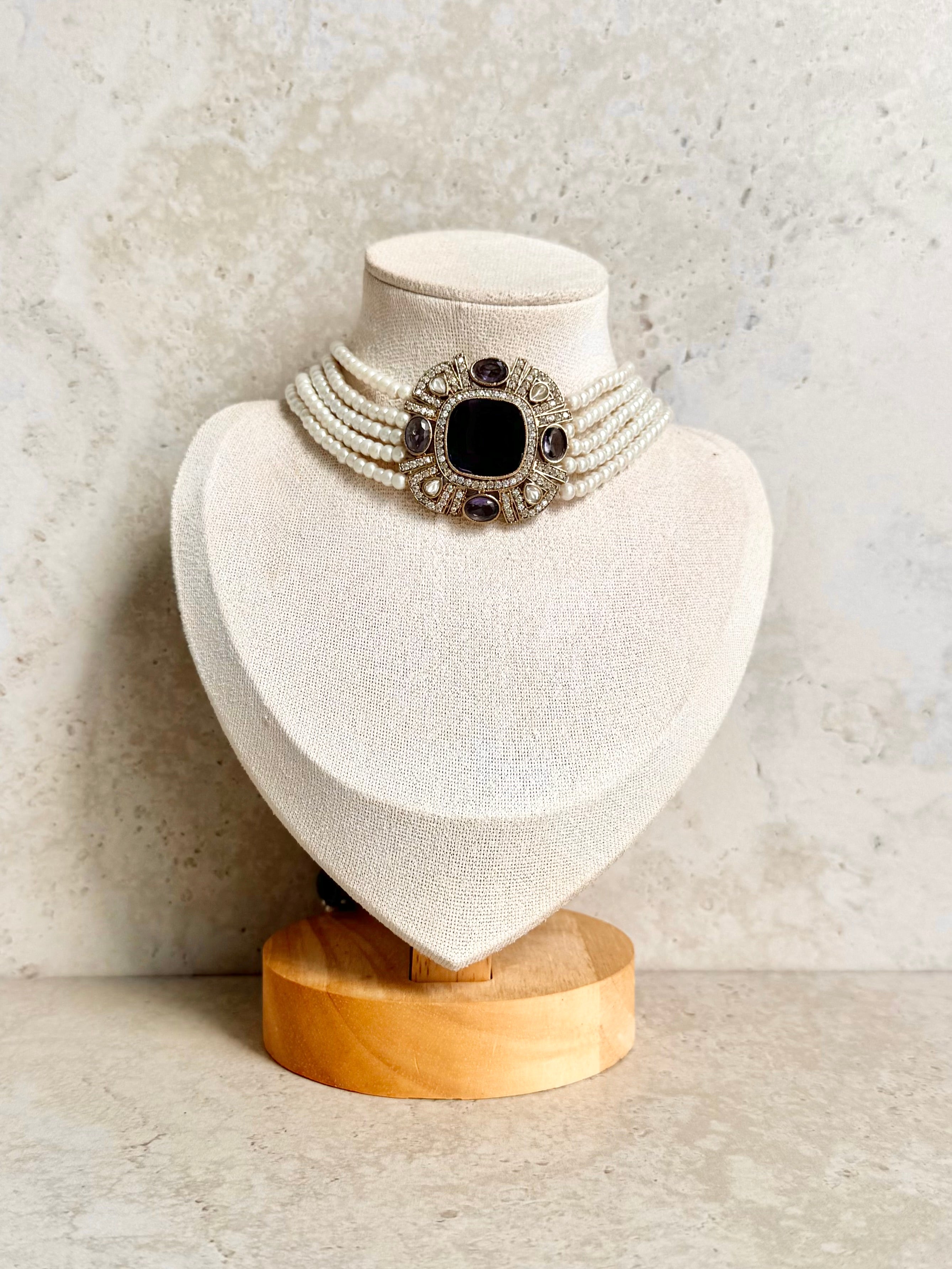 Amaya Necklace Set