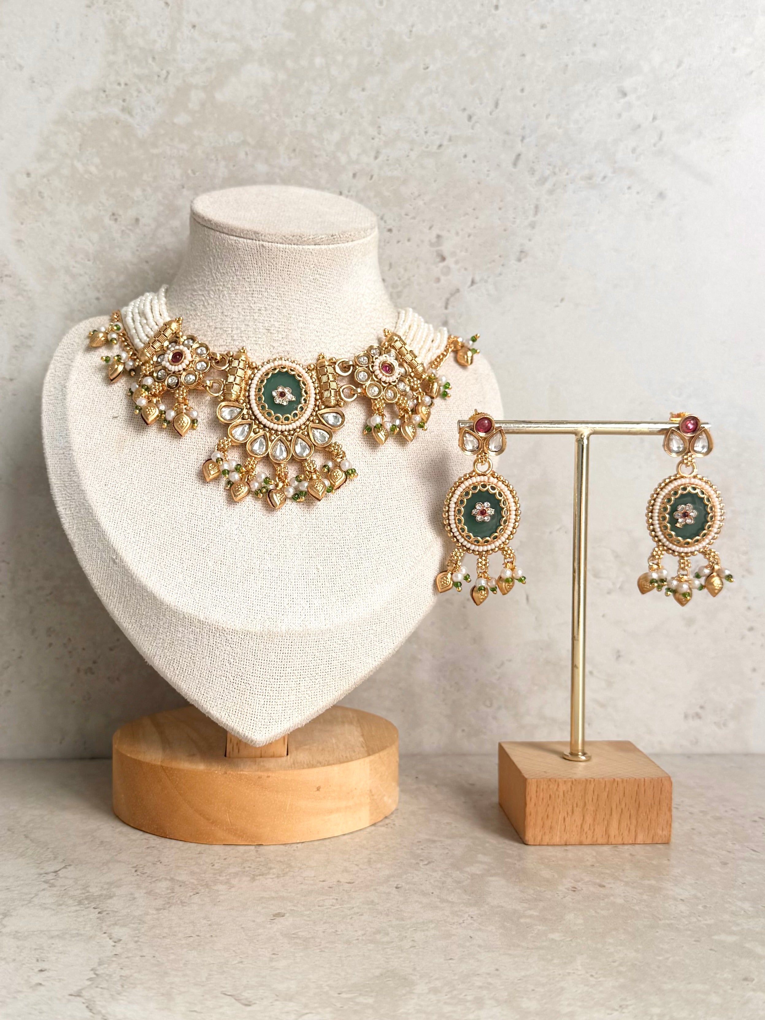 Navpreet Necklace Set