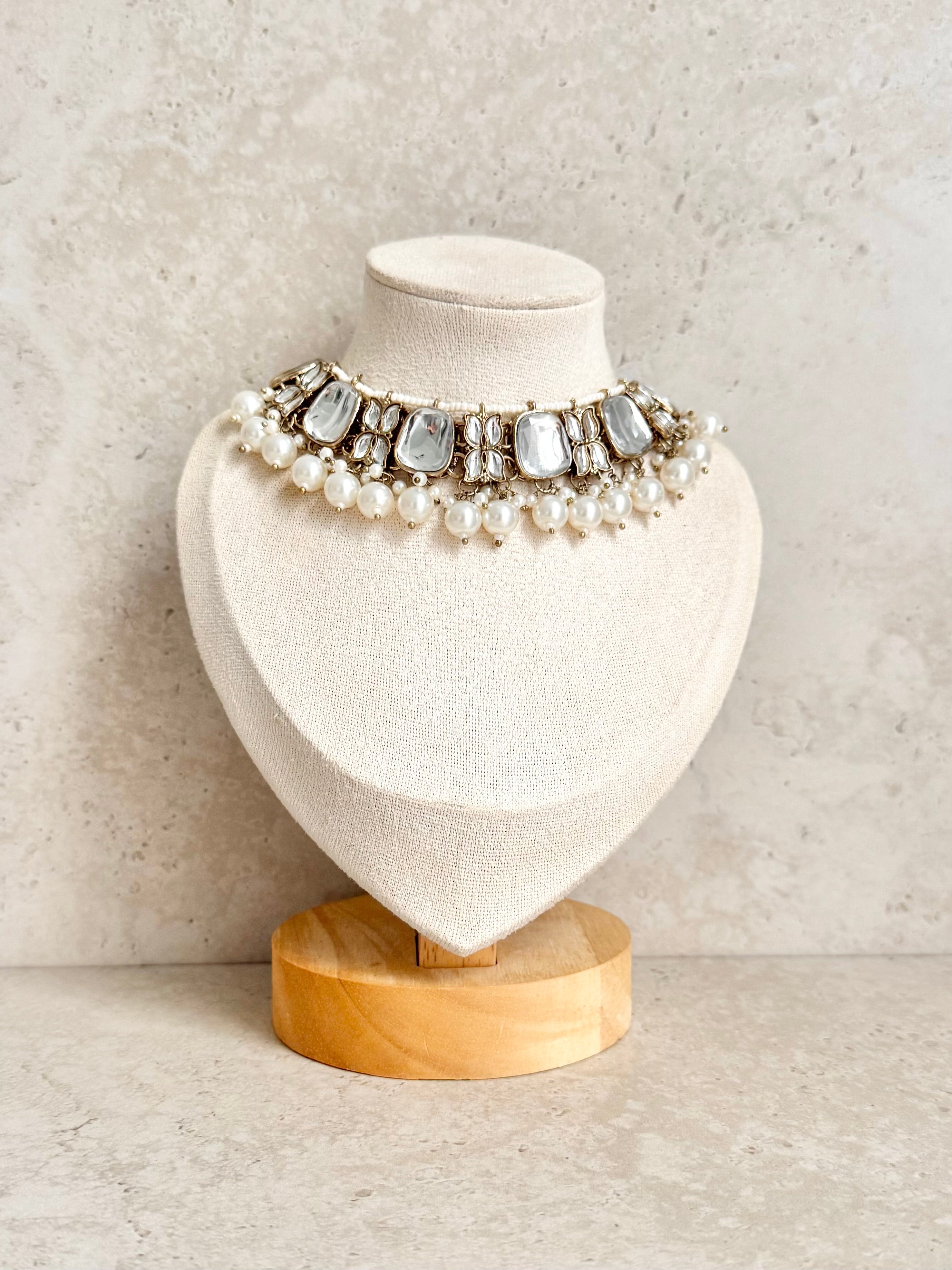Ishana Necklace Set
