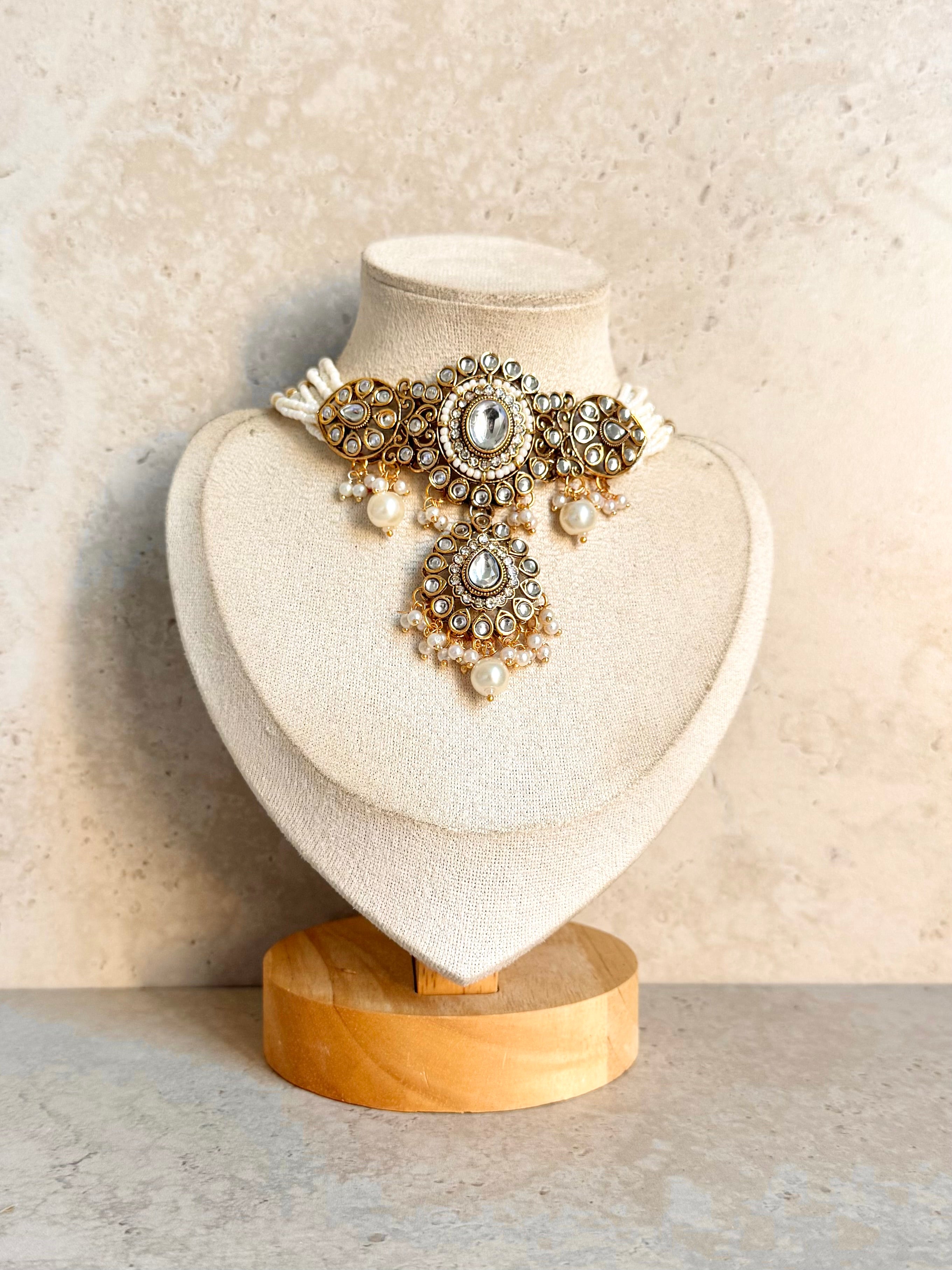 Harneet Necklace Set