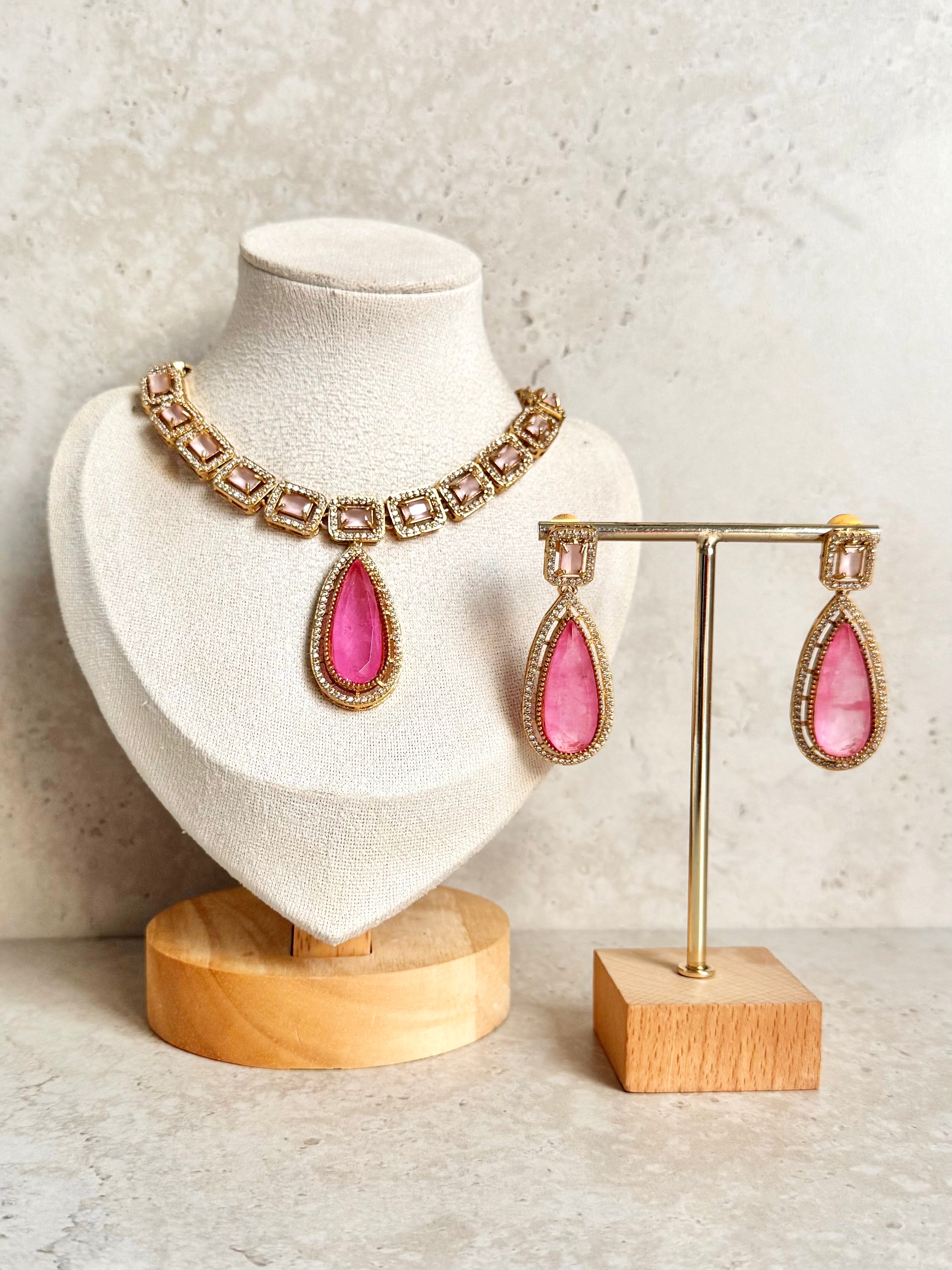 Kanika Necklace Set