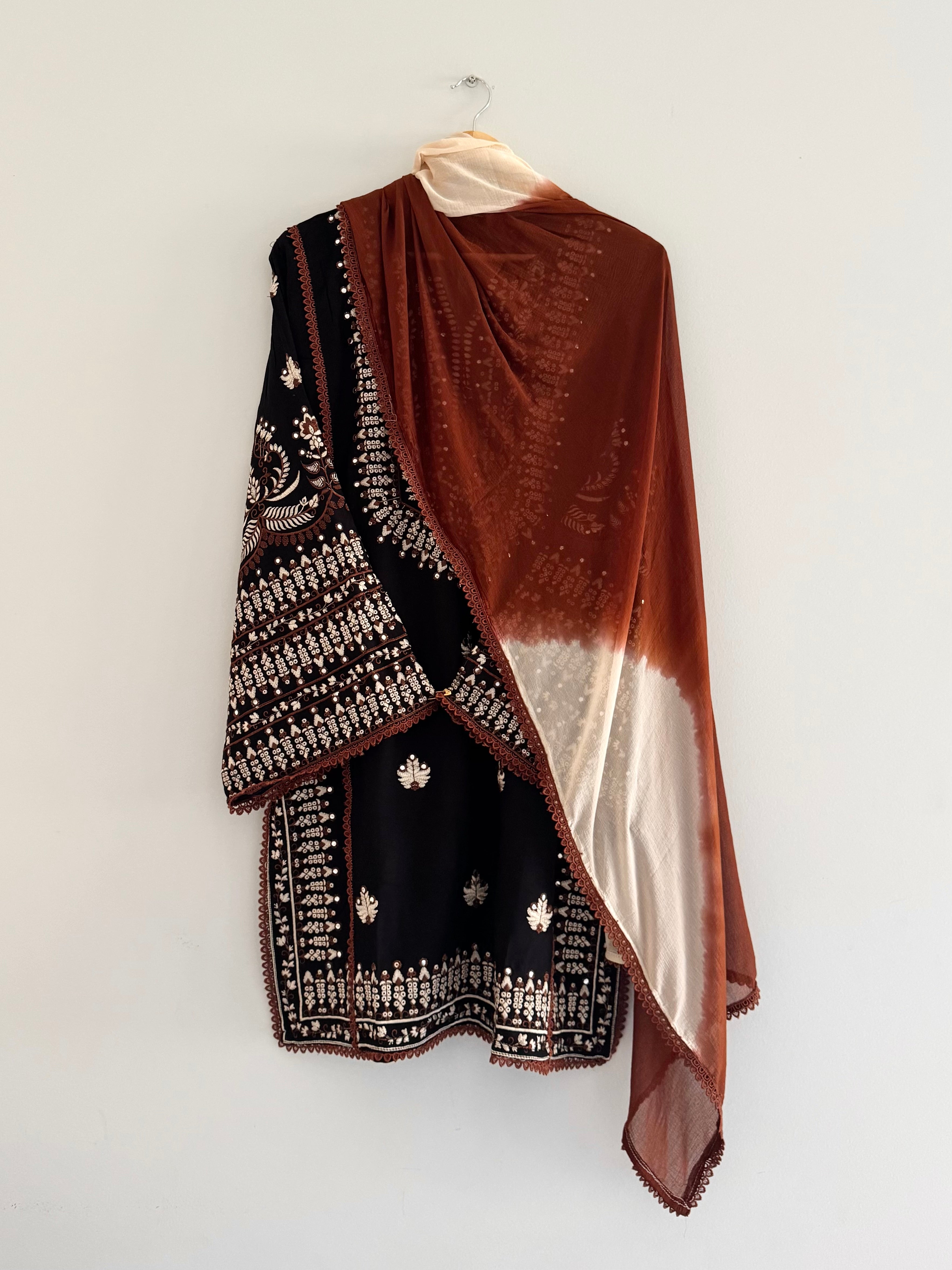 Inaya Suit Set