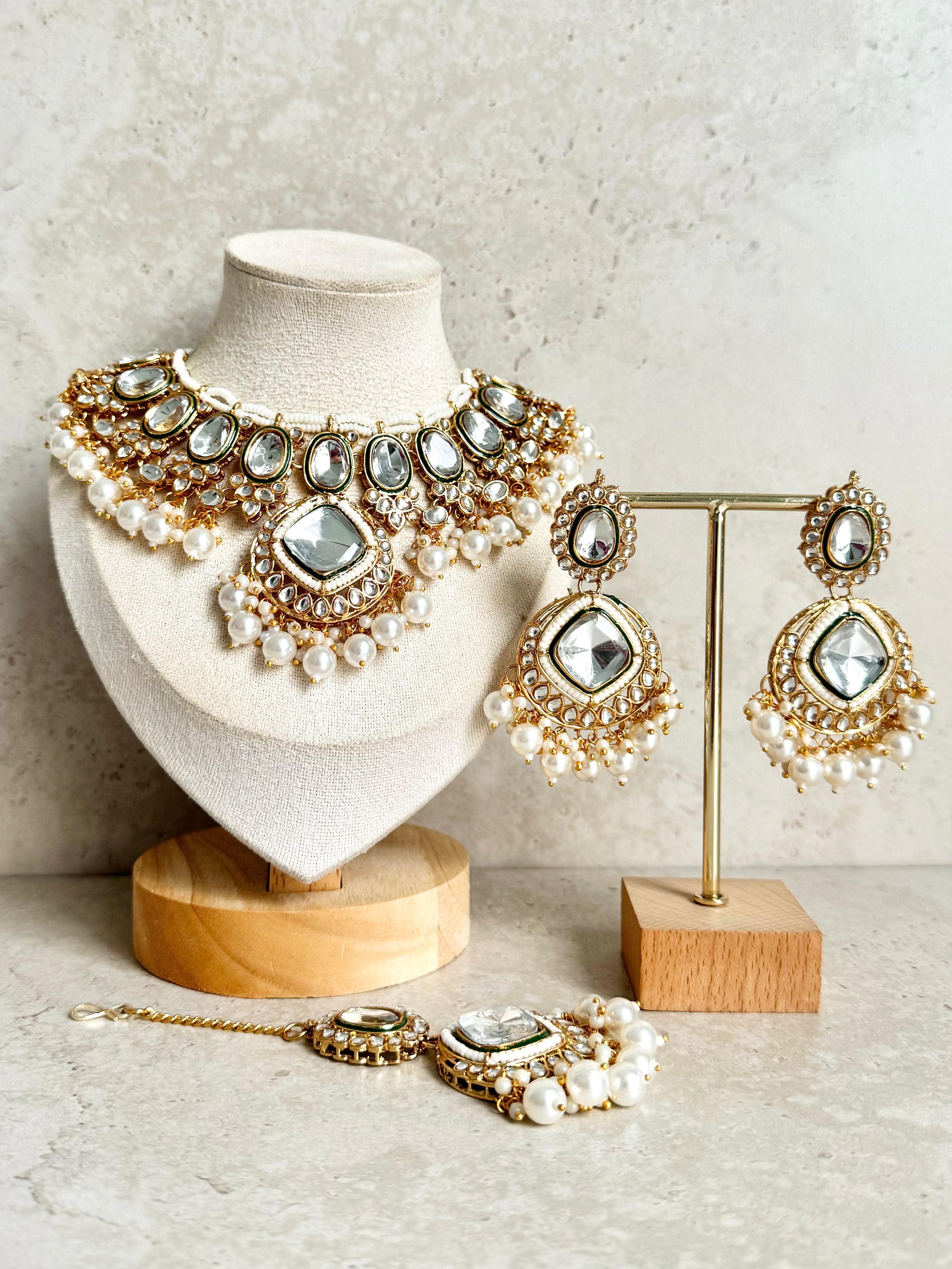 Geeta Necklace Set