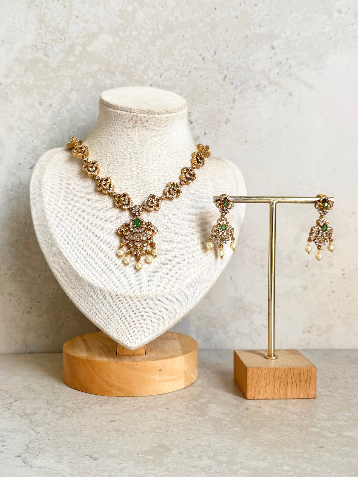 Shweta Necklace Set