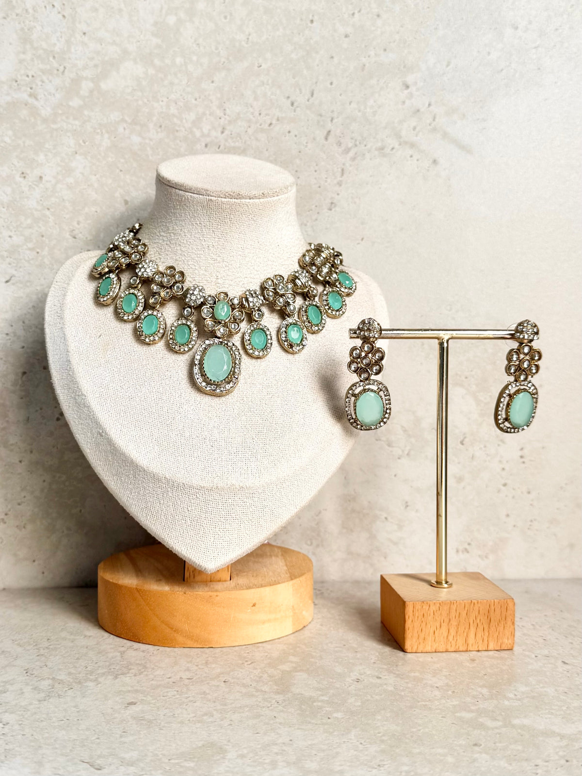 Archana Necklace Set