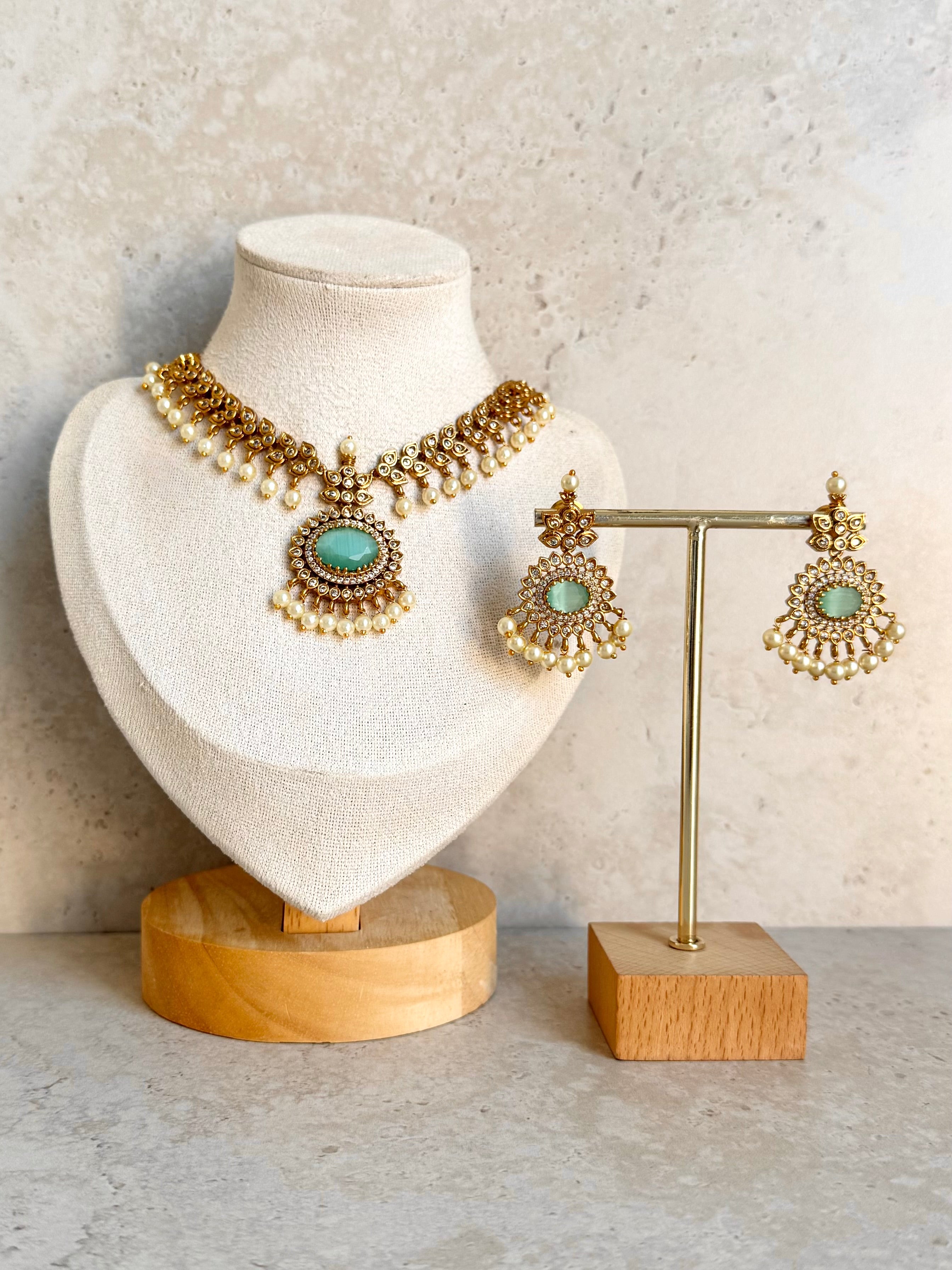 Minal Necklace Set