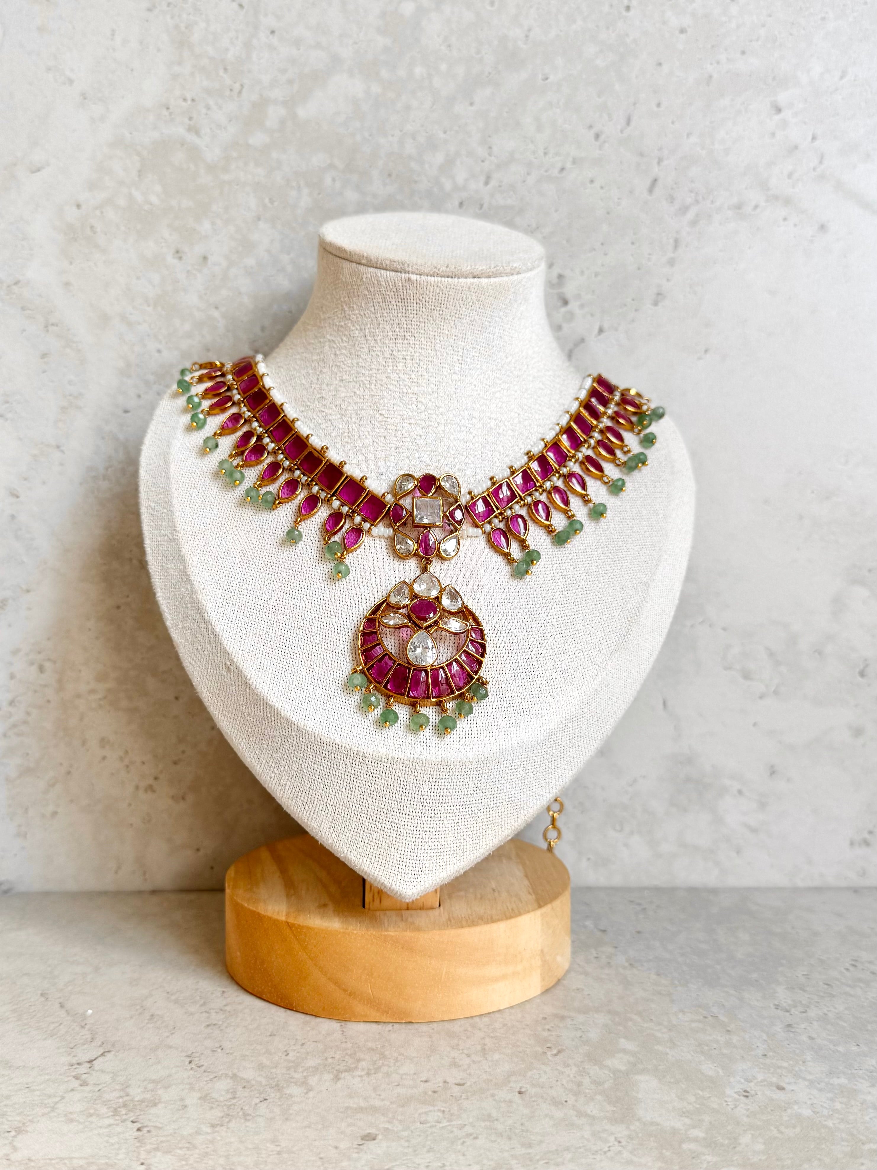 Mahia Necklace Set