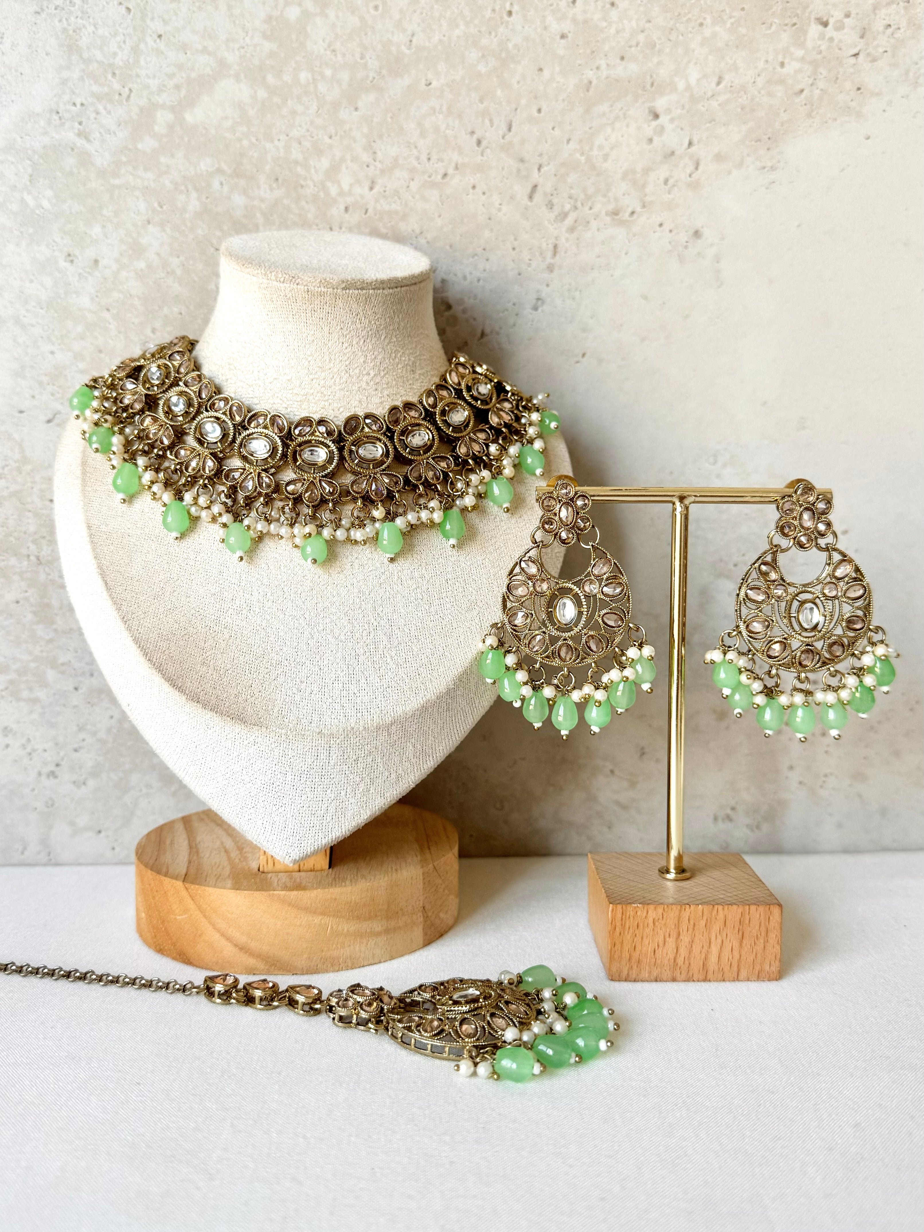 Kriti Necklace Set