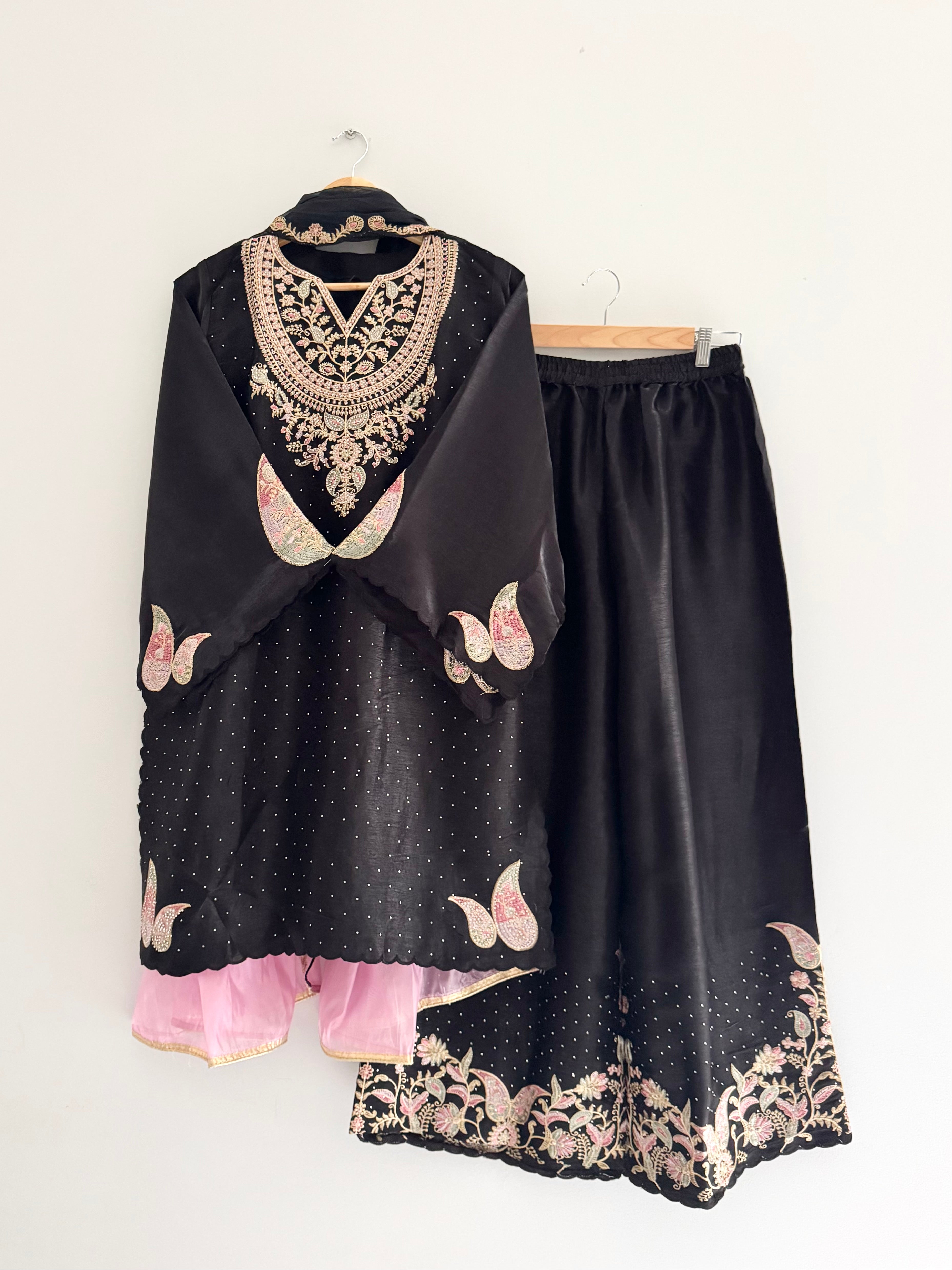 Zaria Suit Set