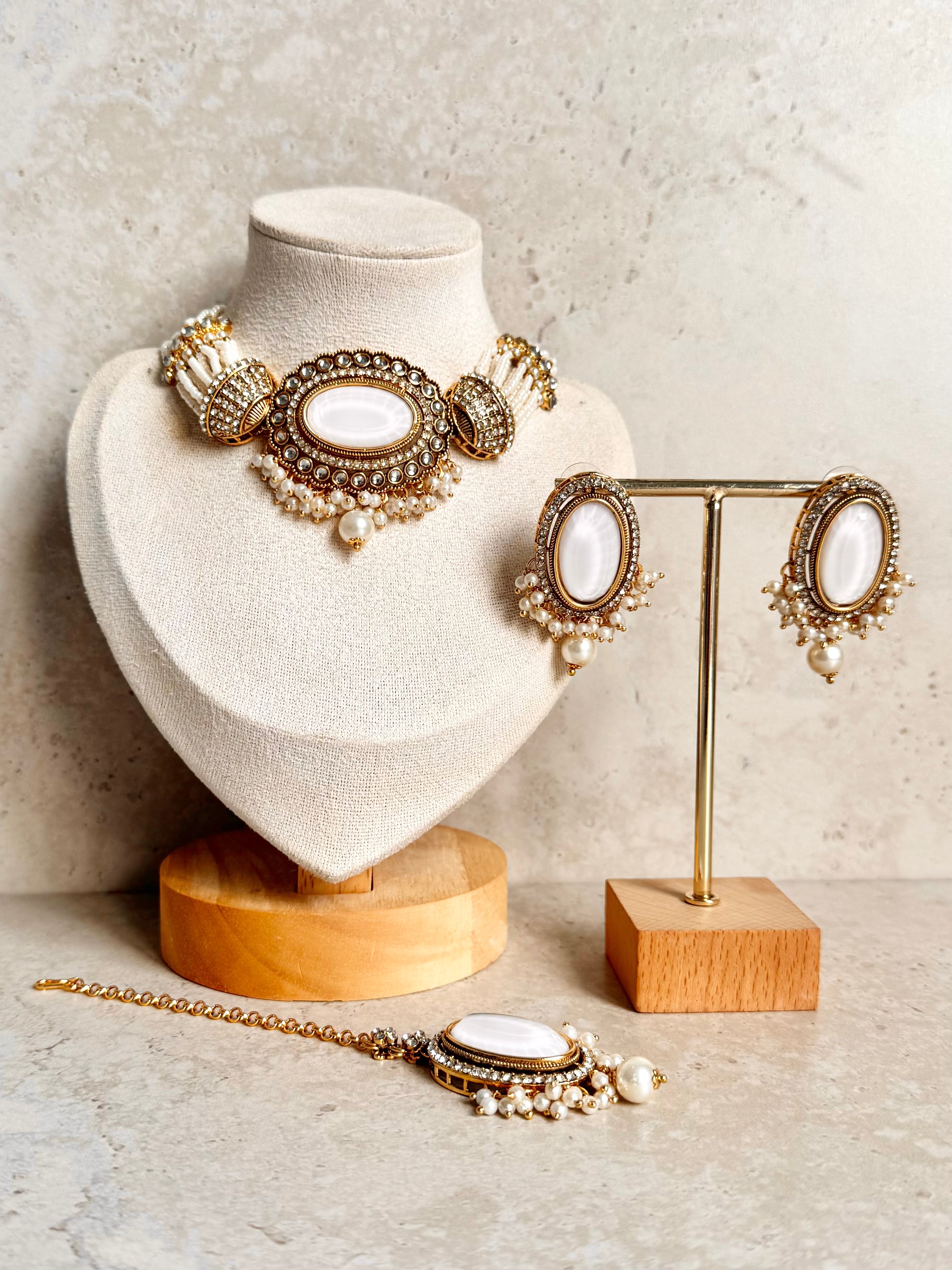 Manju Necklace Set