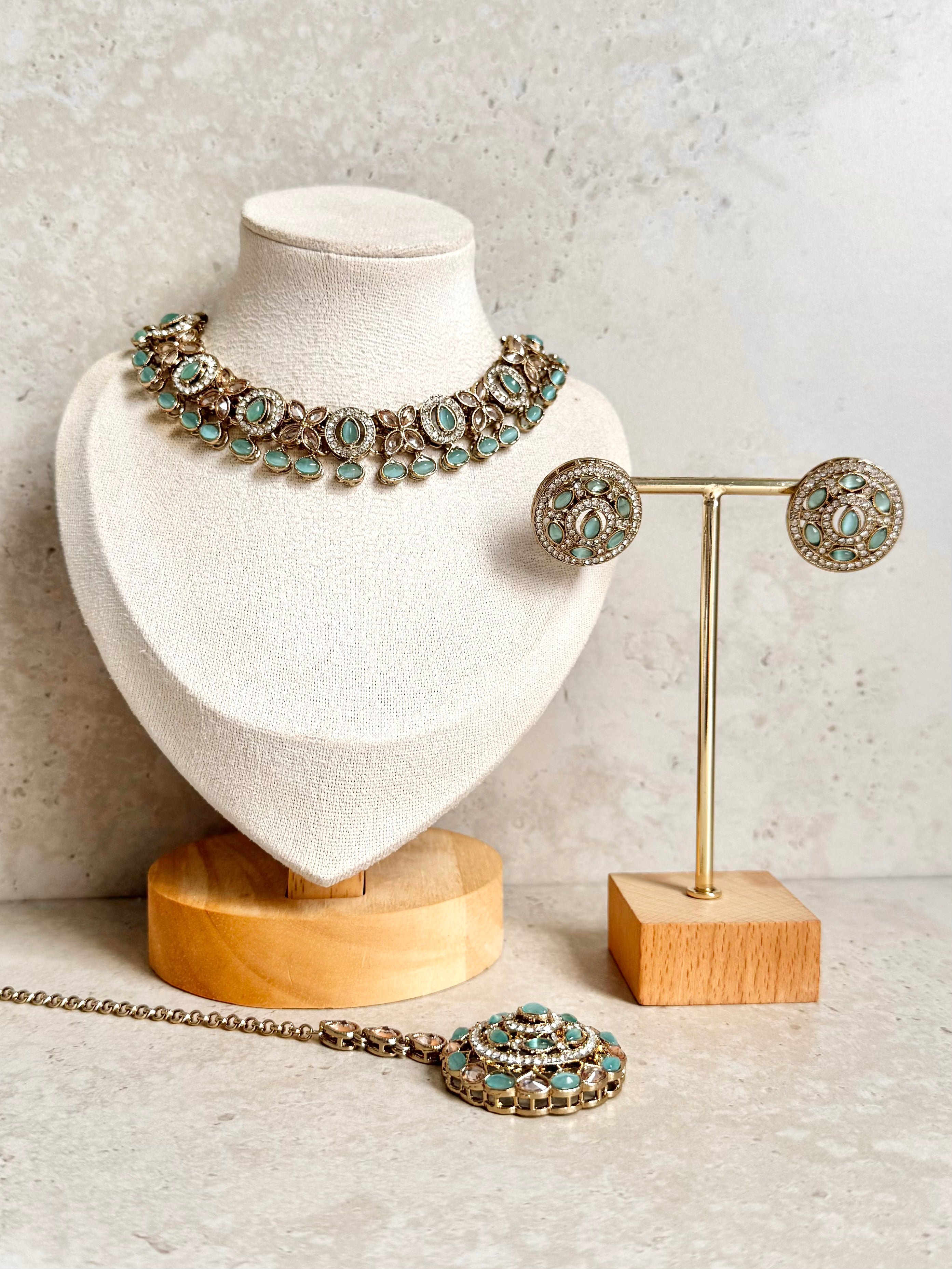 Richa Necklace Set