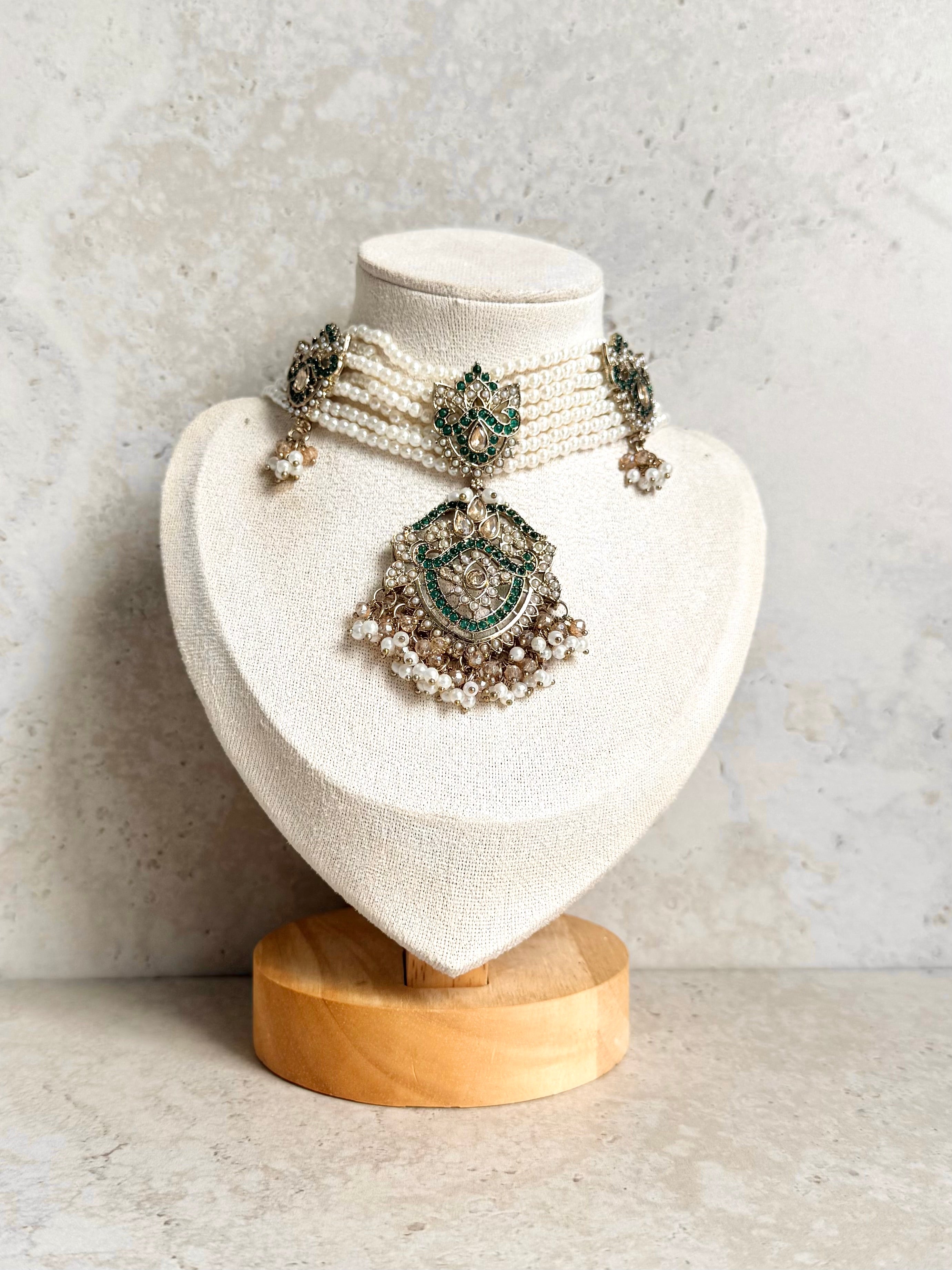 Ruhi Necklace Set