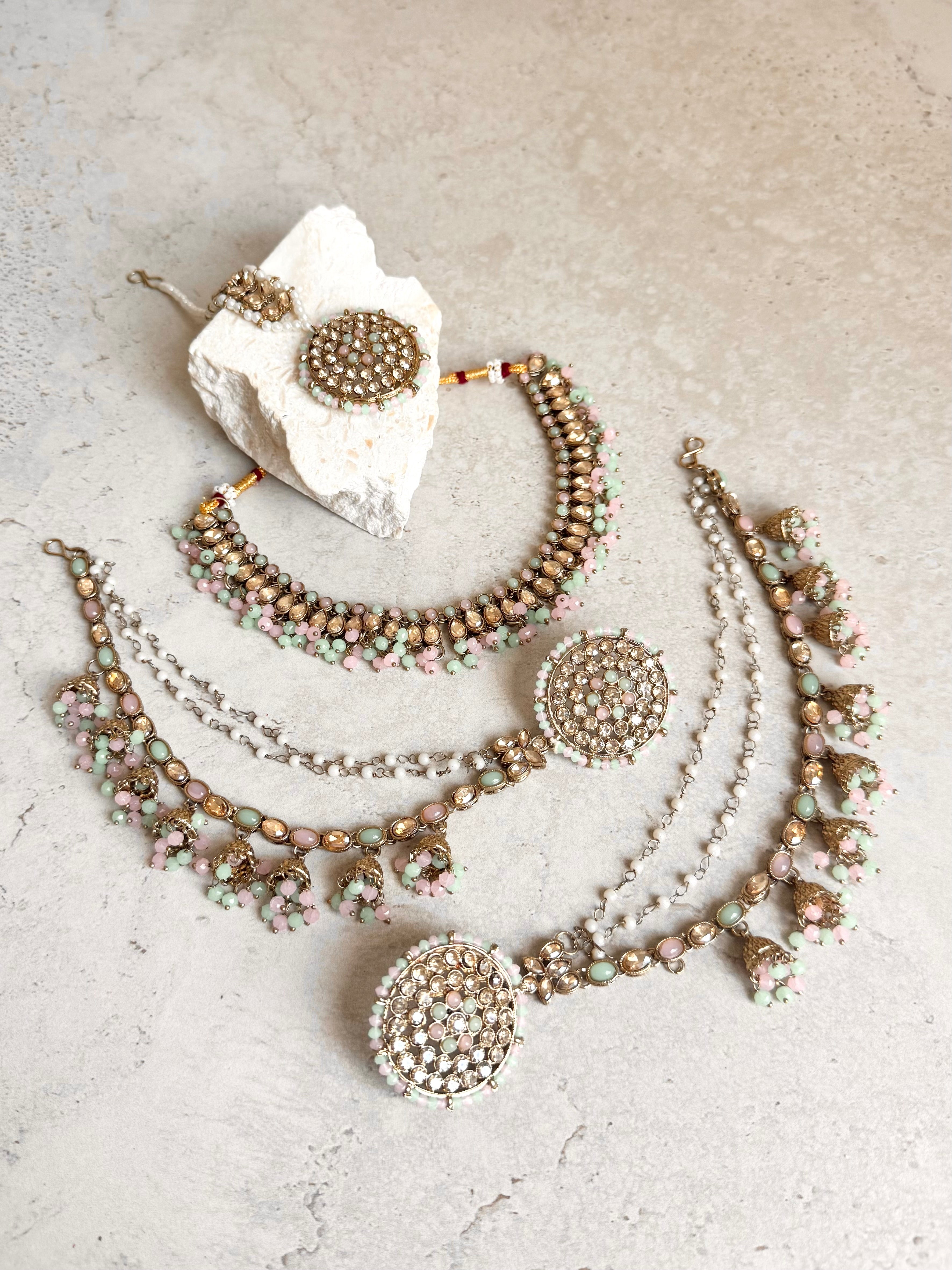 Hoor Necklace Set