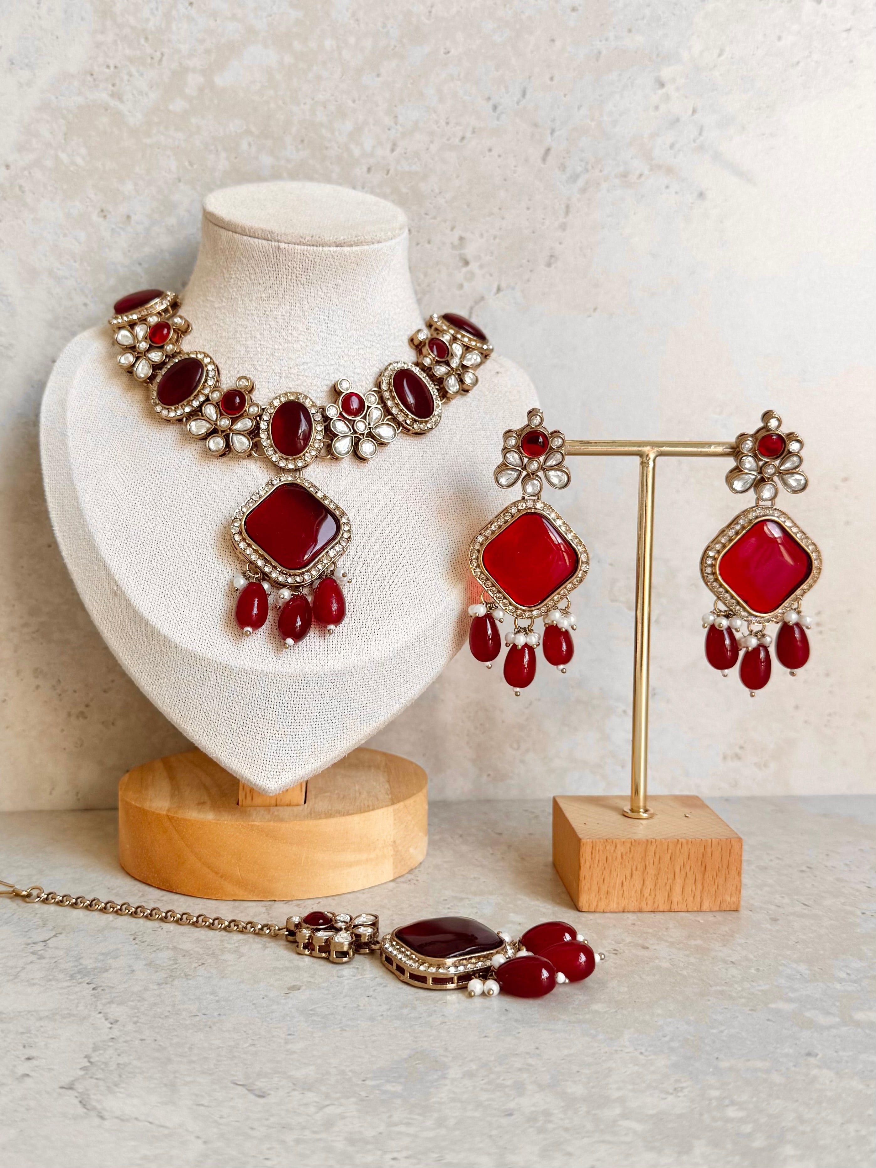 Sargi Necklace Set