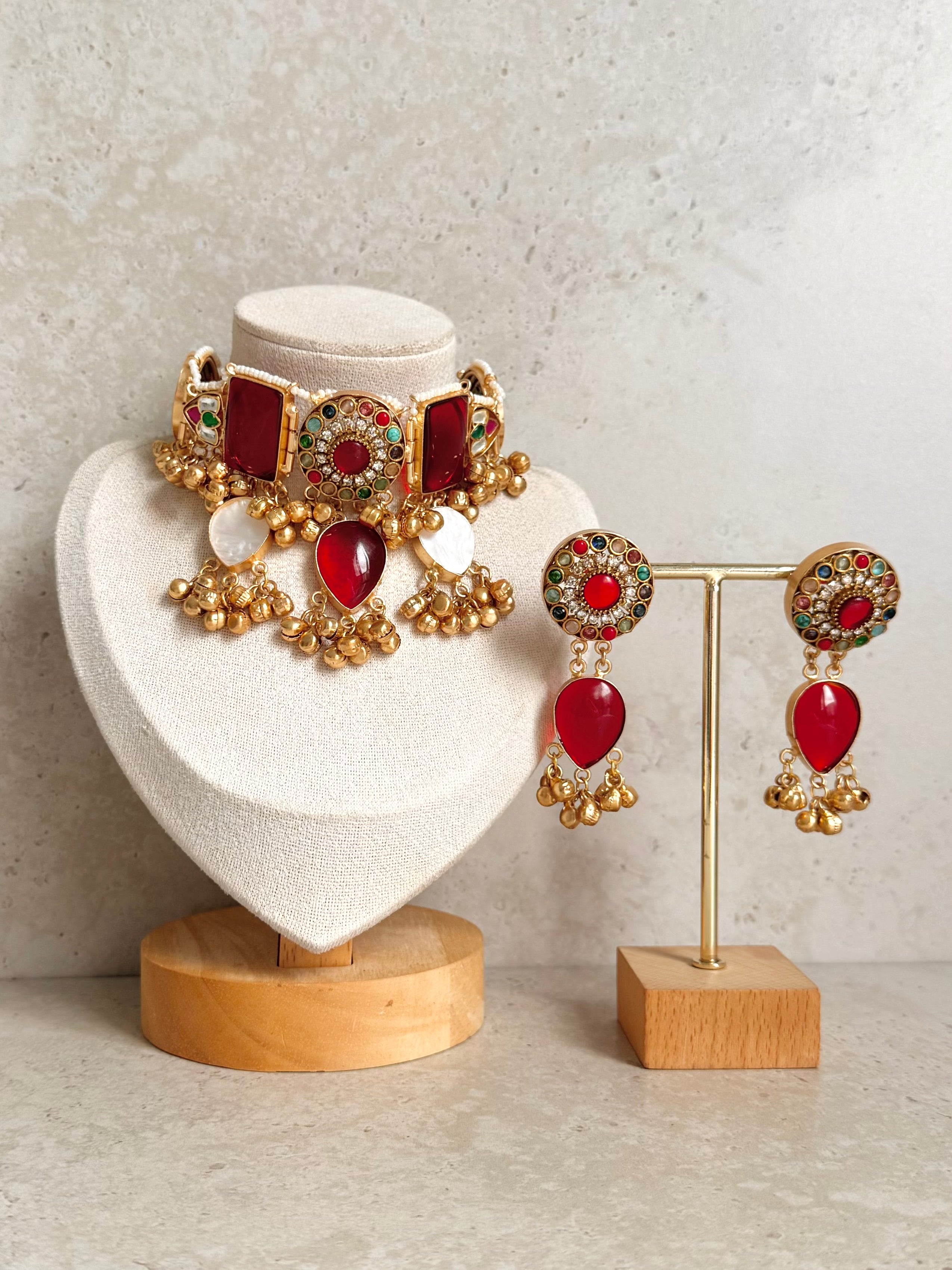 Naina Necklace Set