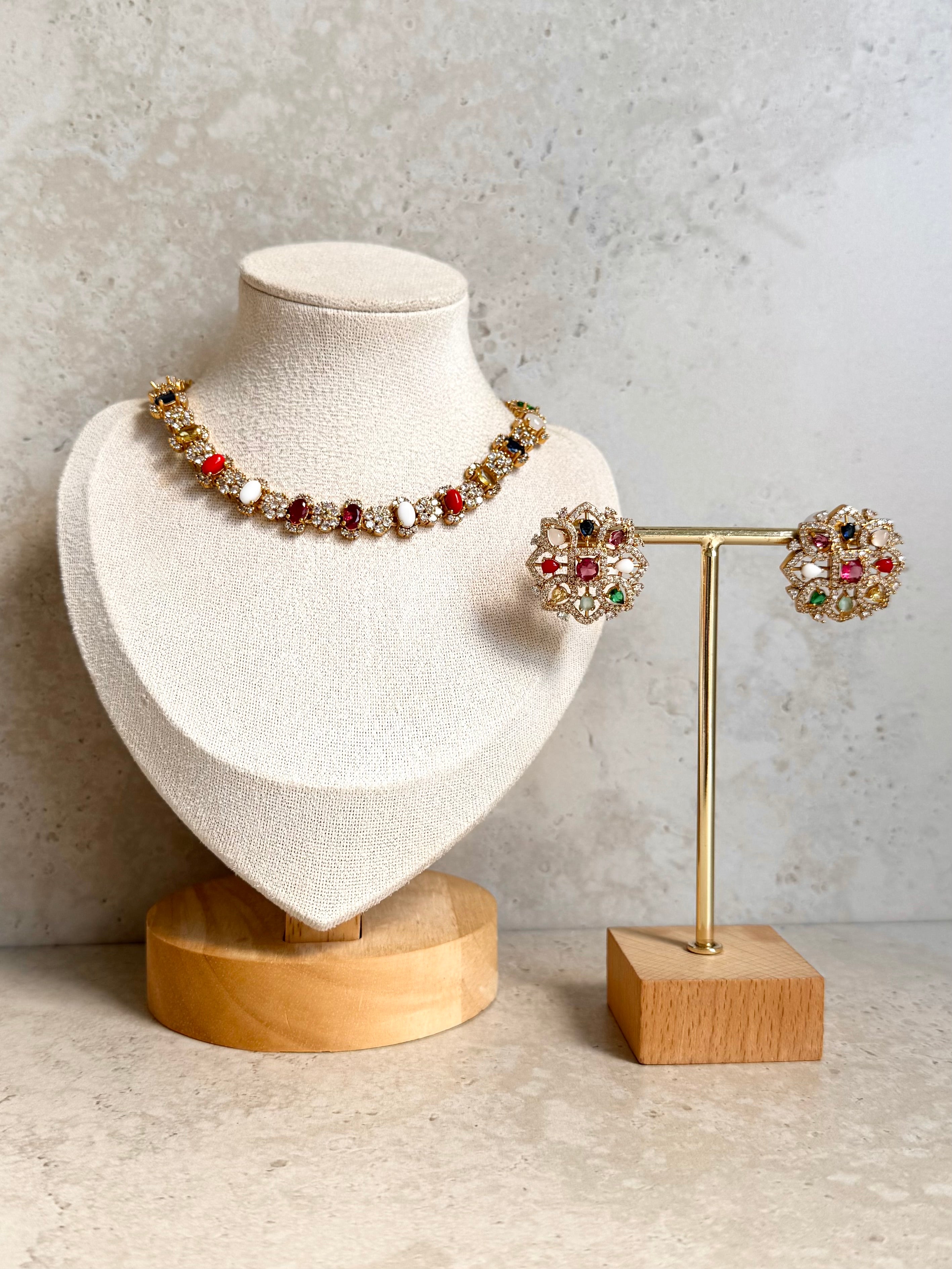 Navira Necklace Set