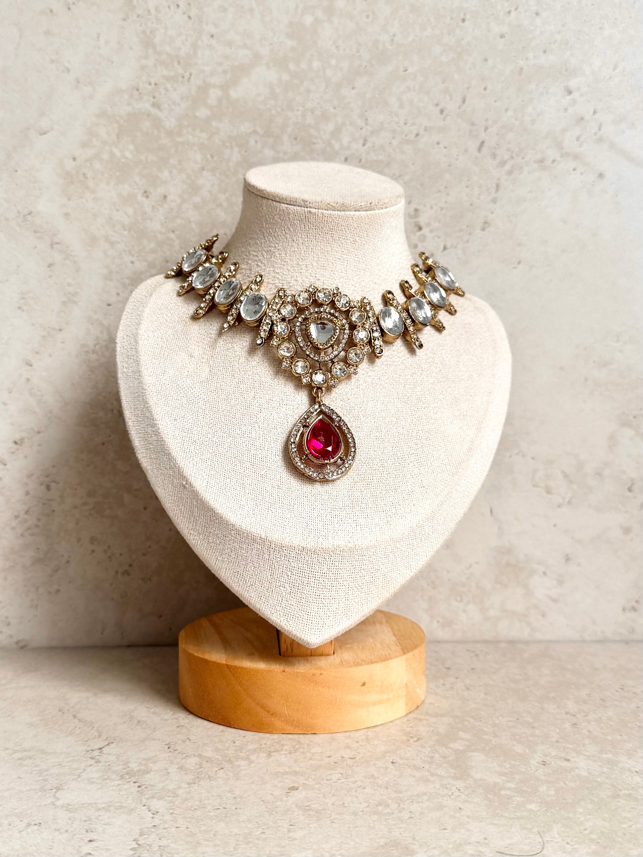 Kavisha Necklace Set