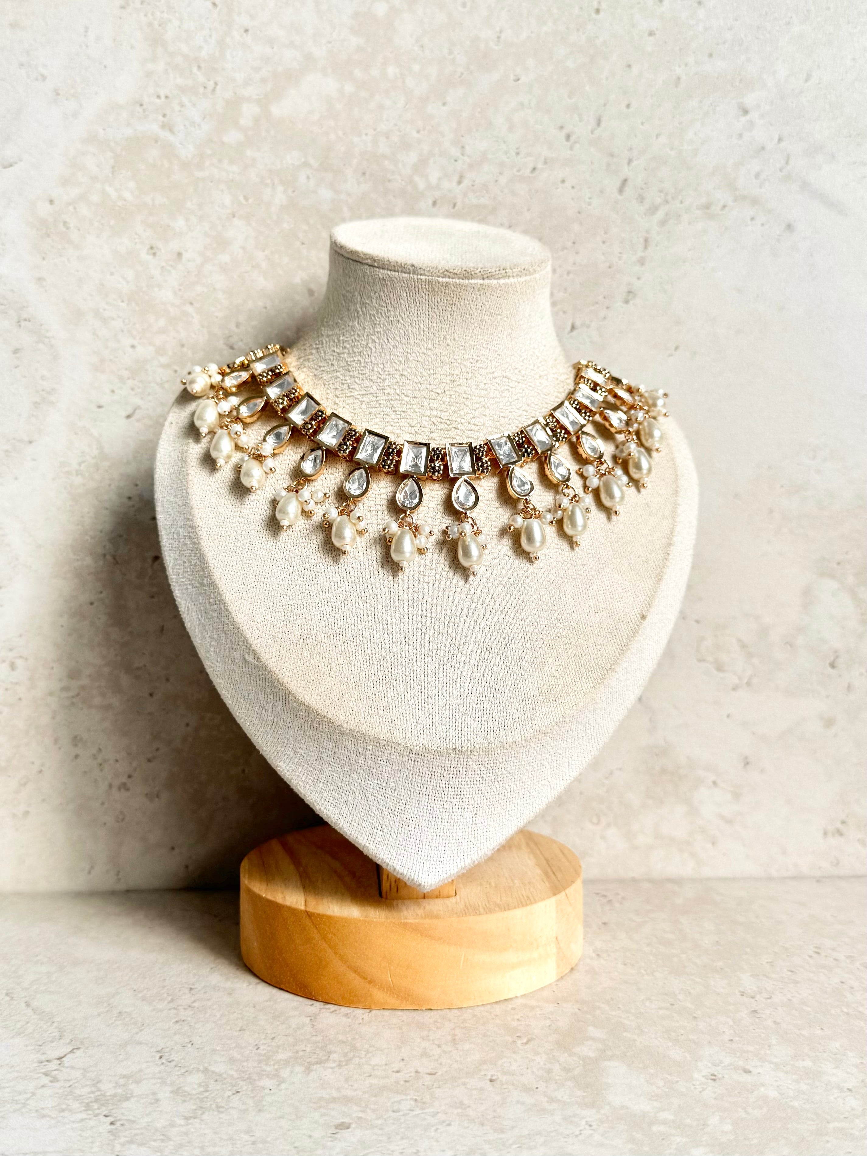 Arsh Necklace Set