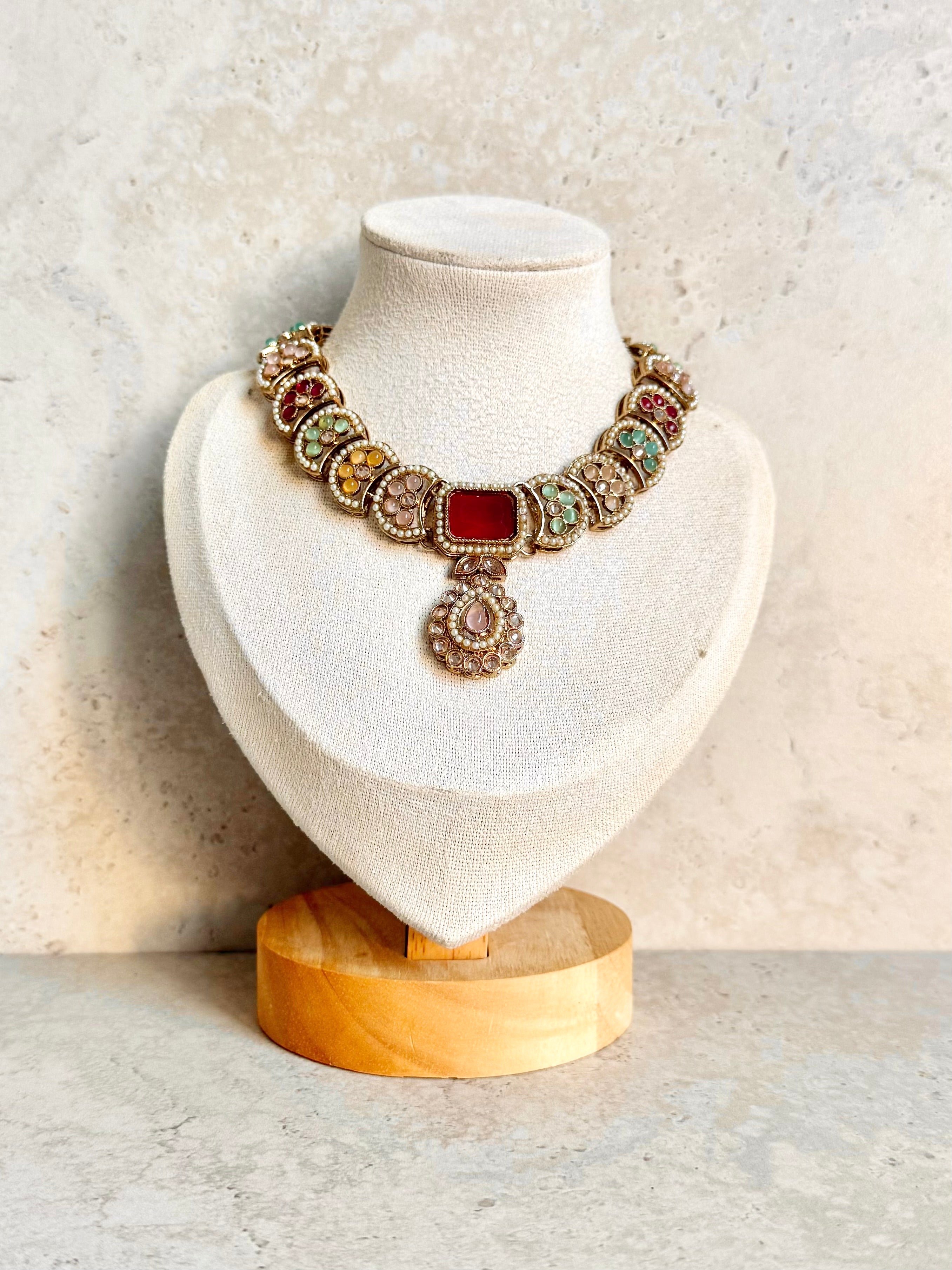 Reem Necklace Set