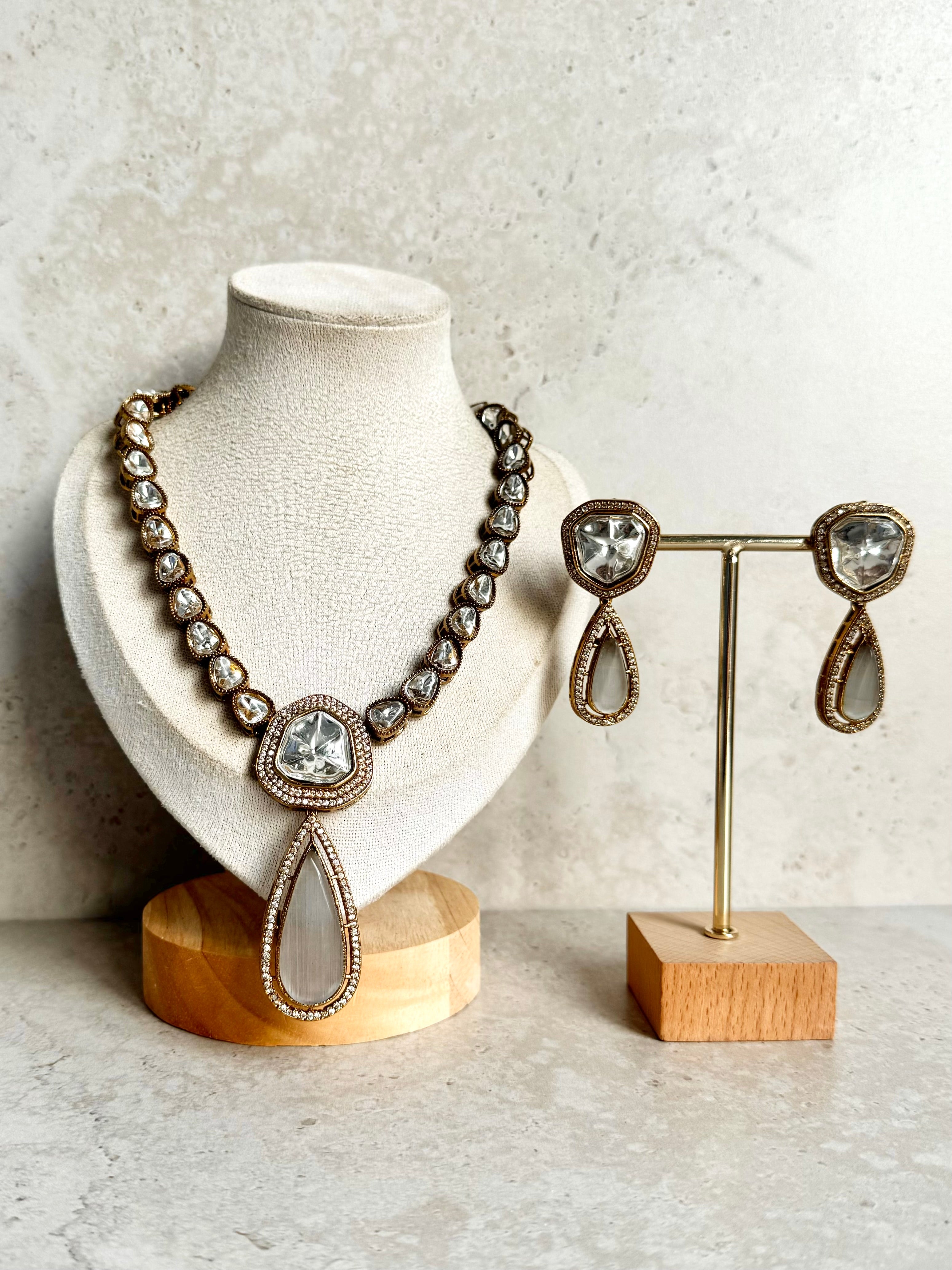 Sukhleen Necklace Set