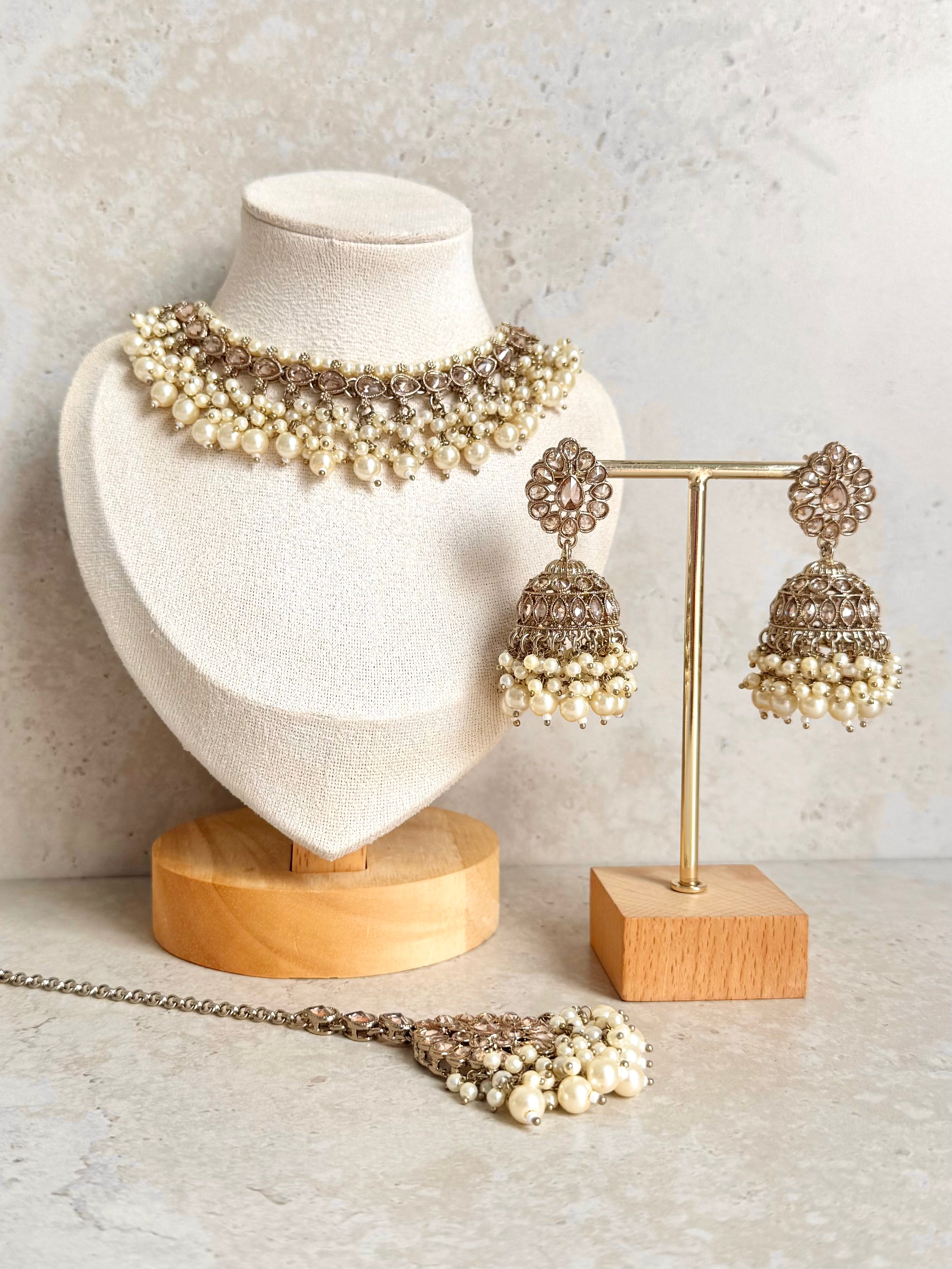 Suhana Necklace Set