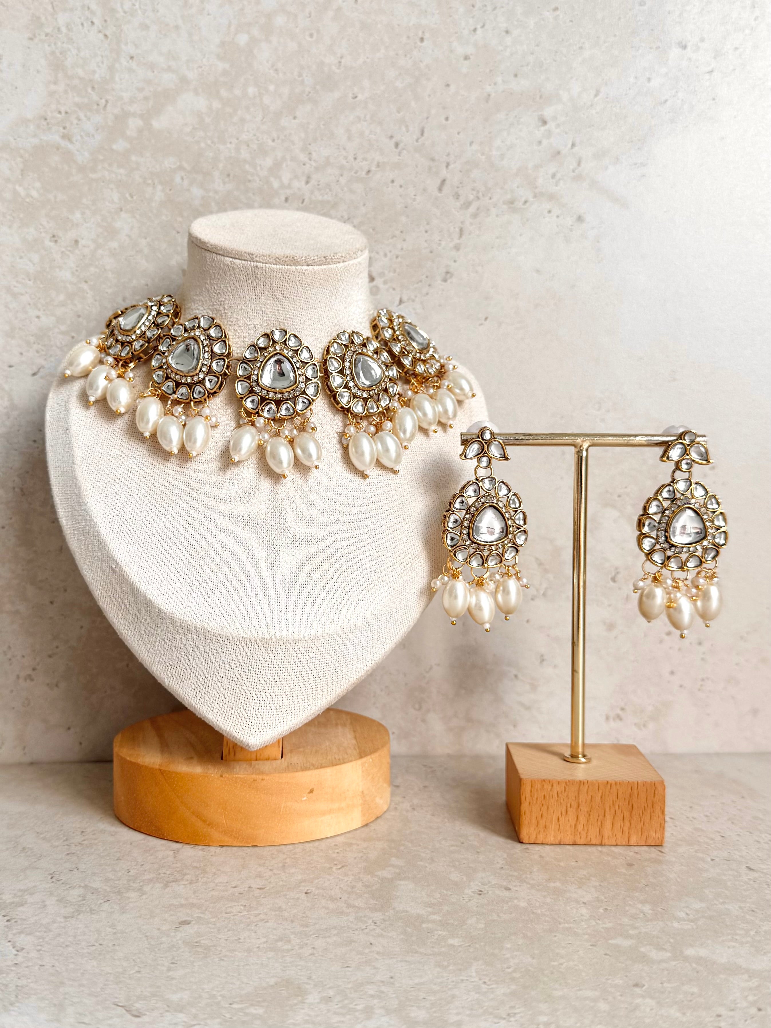 Amanat Necklace Set