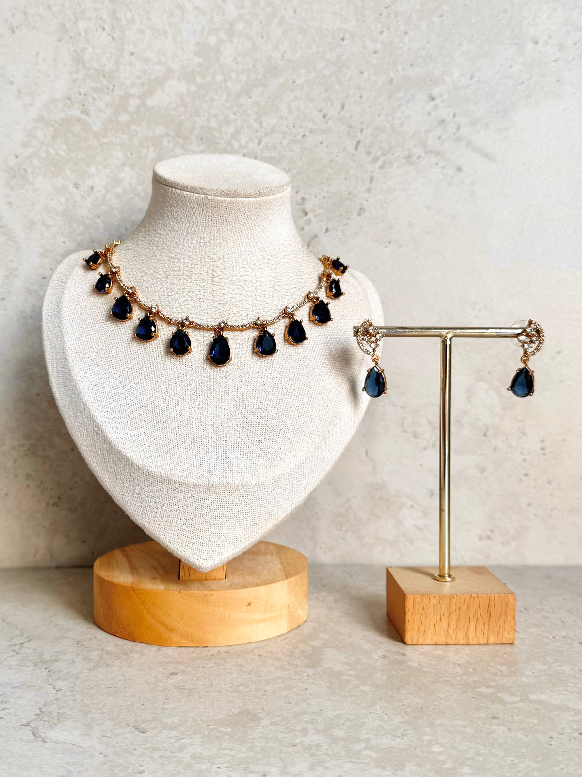 Sapna Necklace Set