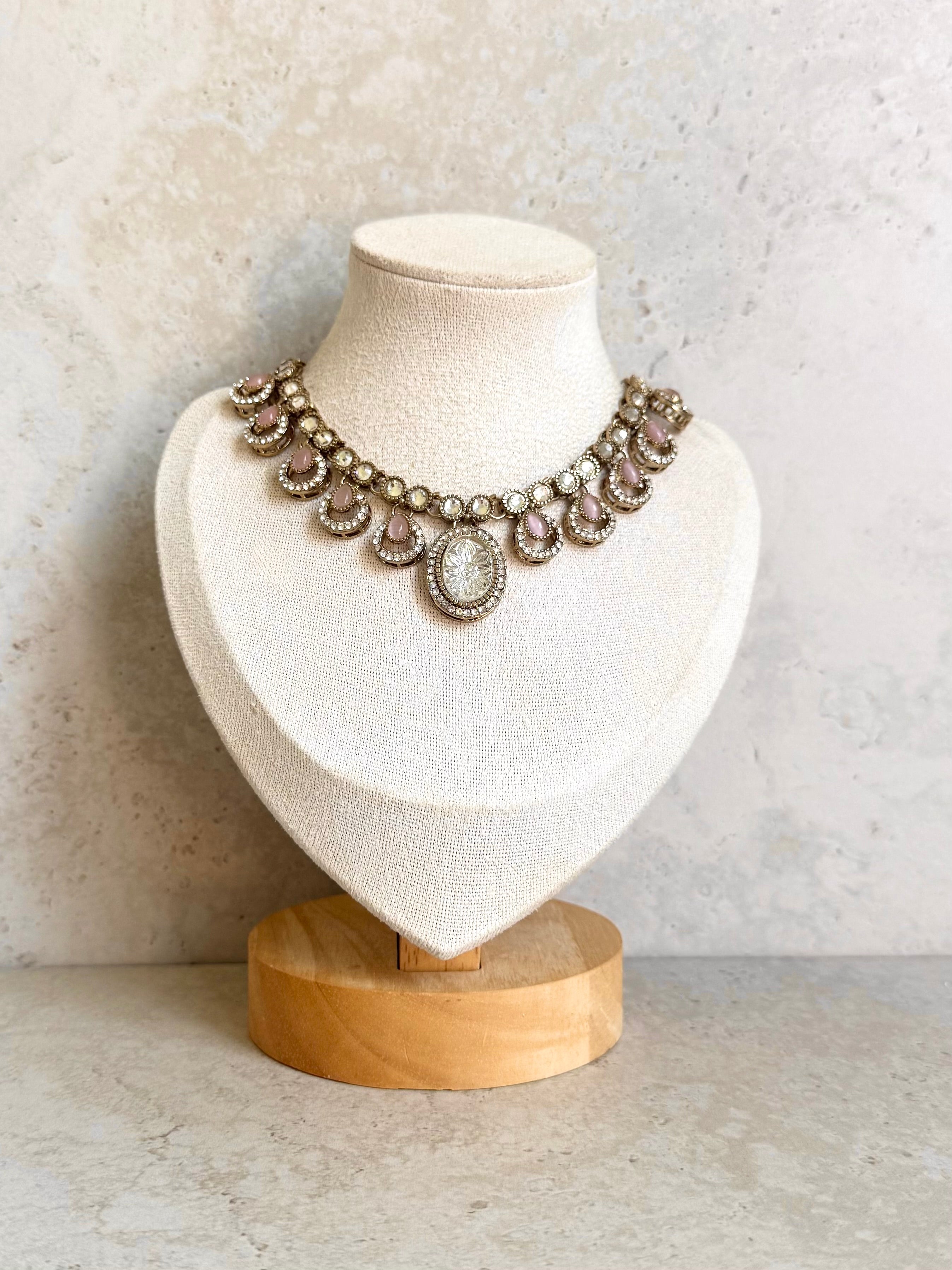 Sunidhi Necklace Set