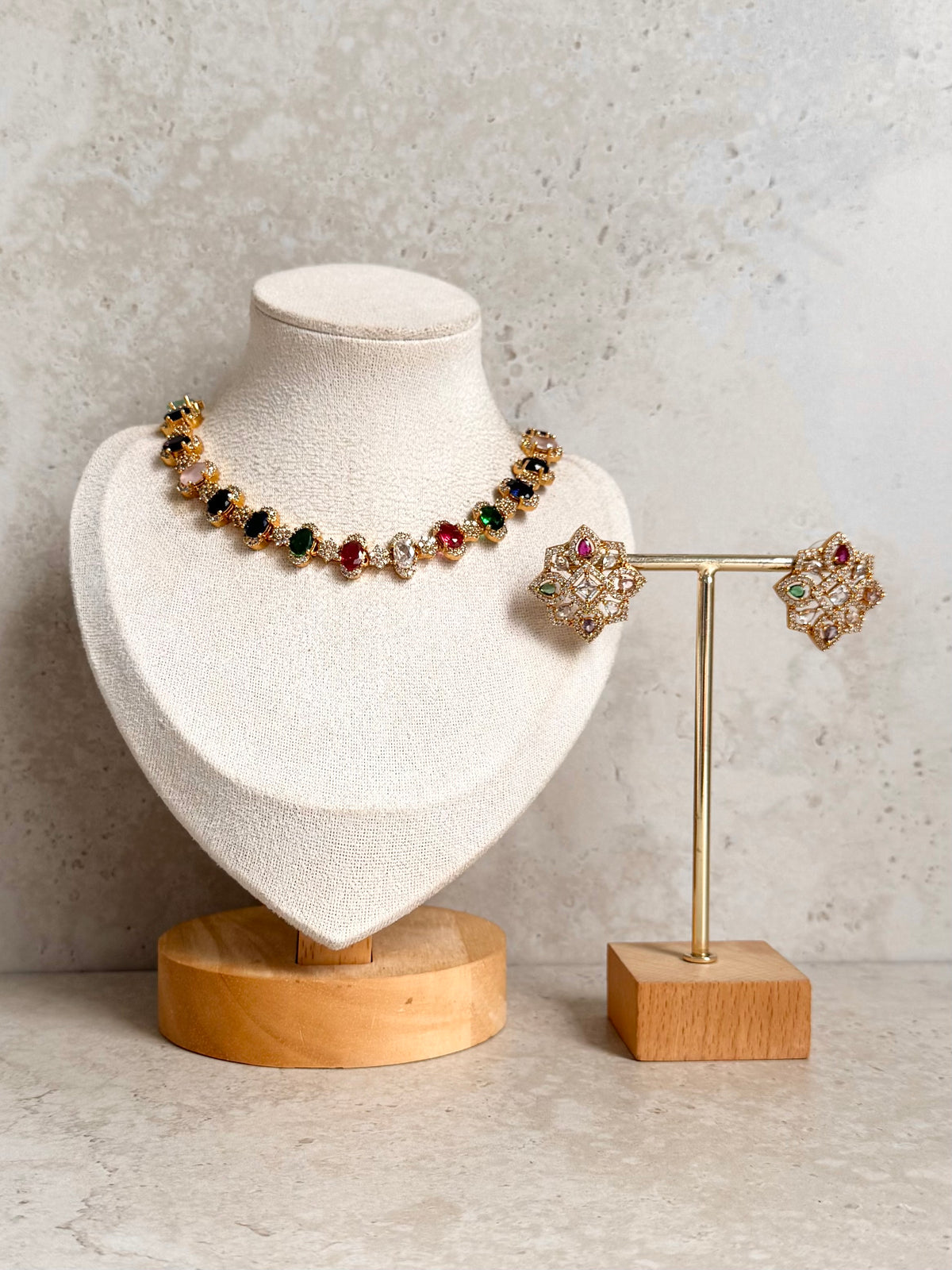 Navira Necklace Set