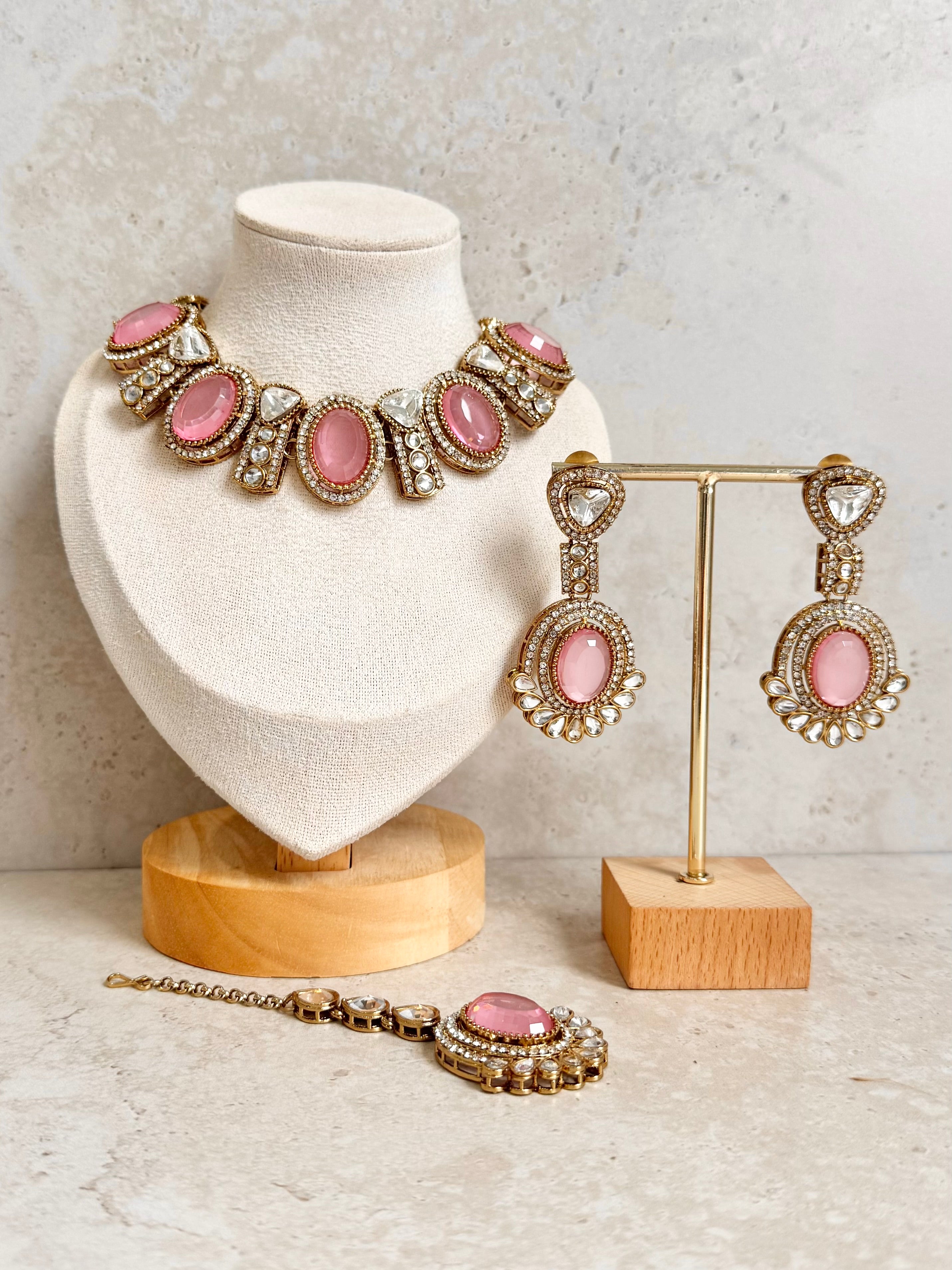 Deevya Necklace Set