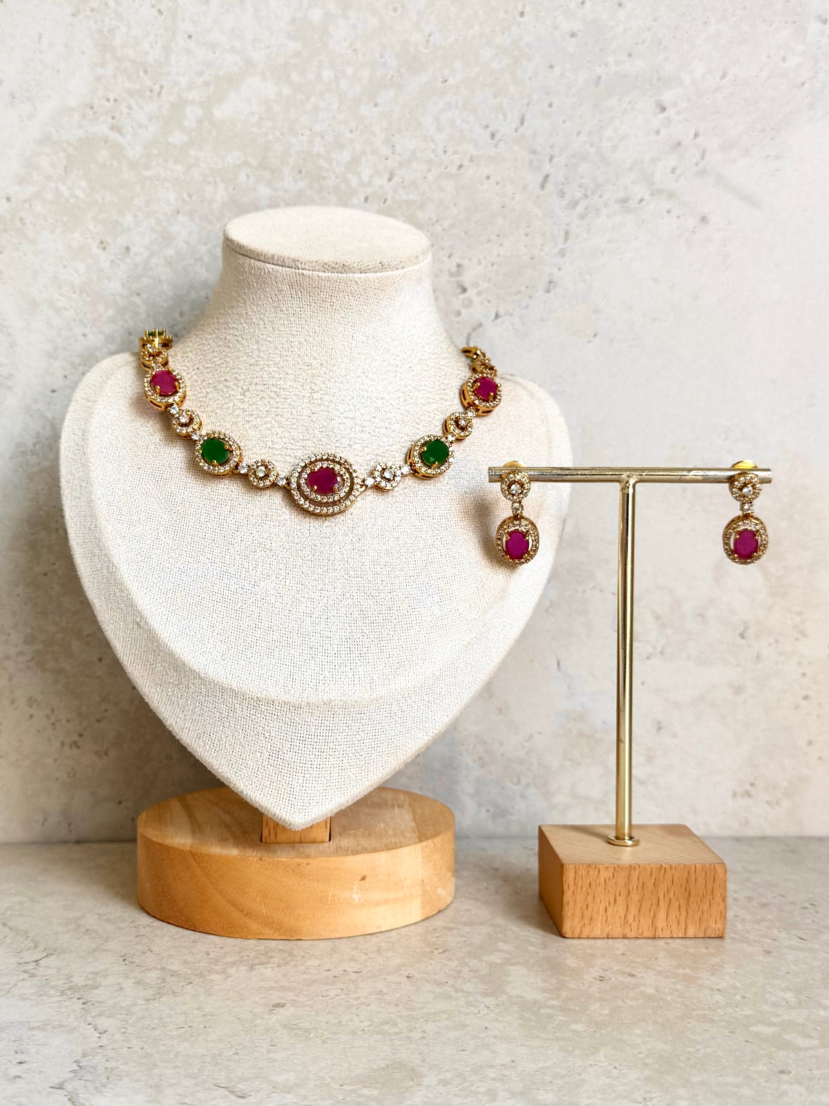 Saloni Necklace Set