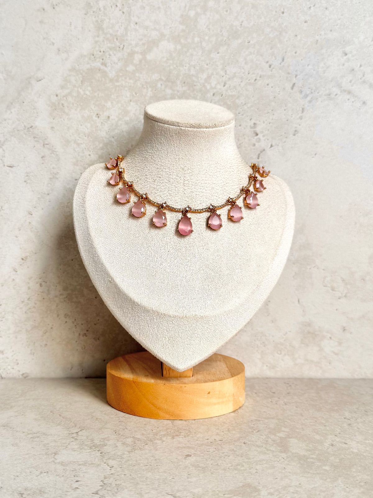 Sapna Necklace Set