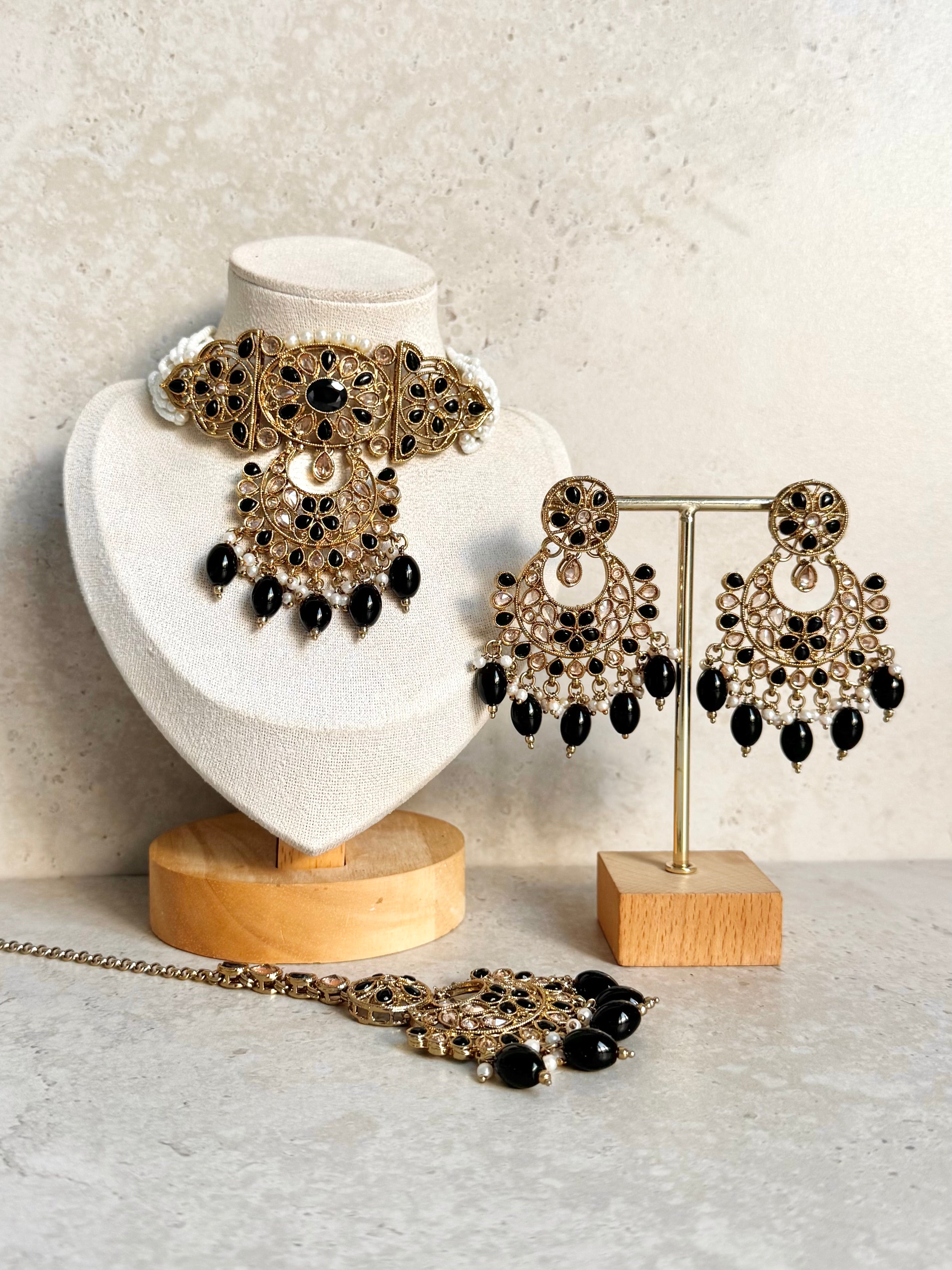 Afrin Necklace Set