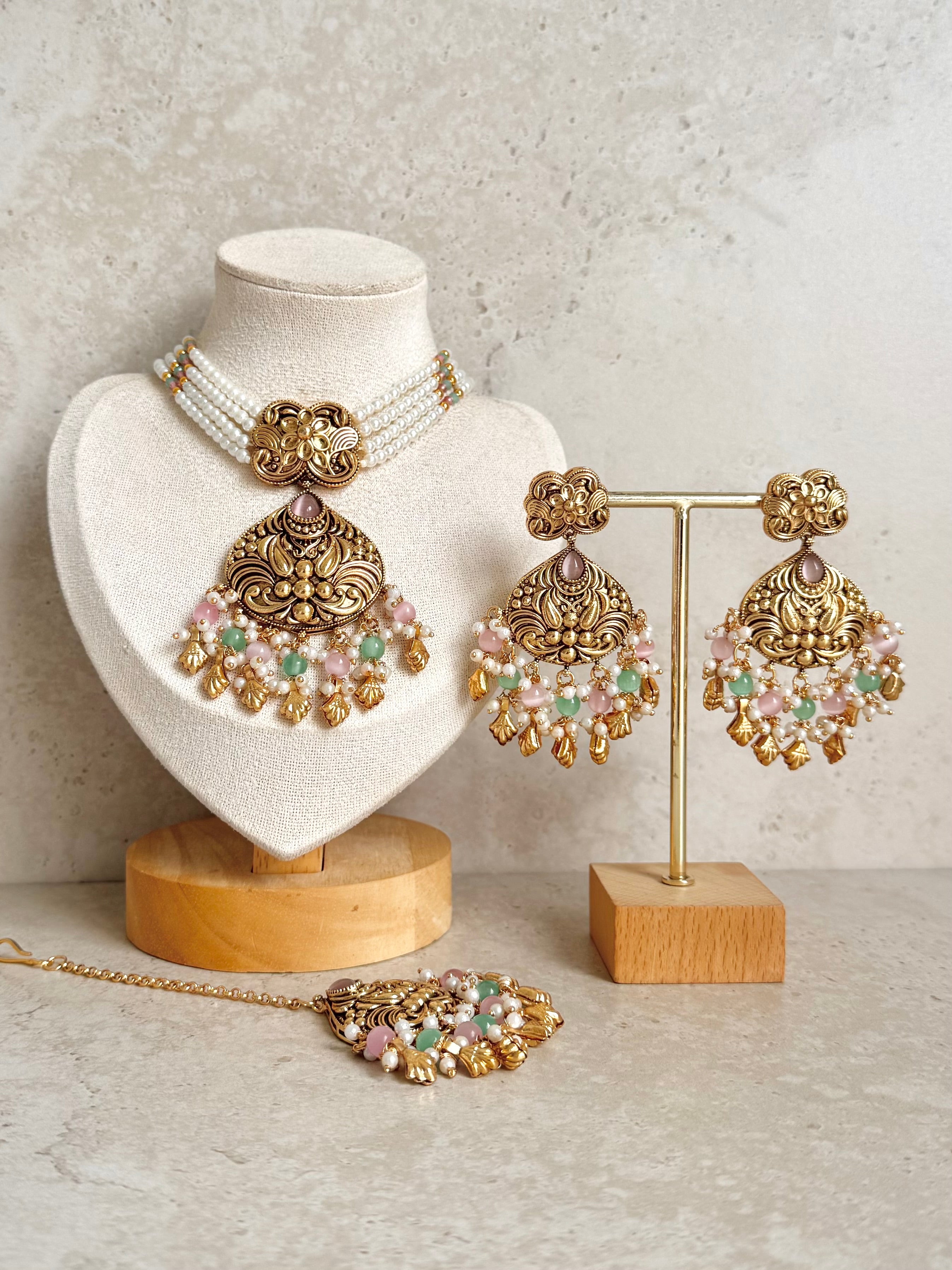 Rubina Necklace Set