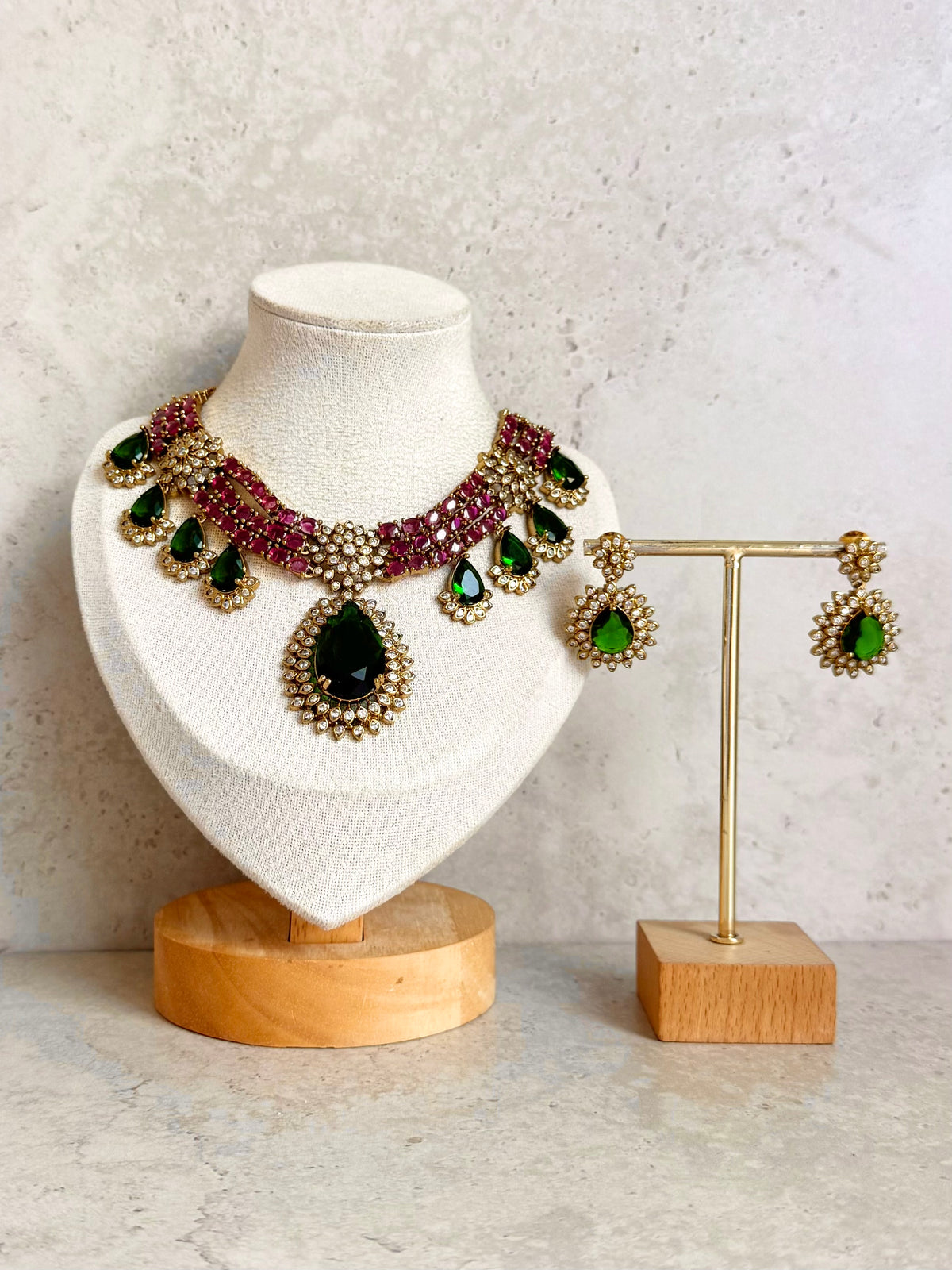 Kajol Necklace Set