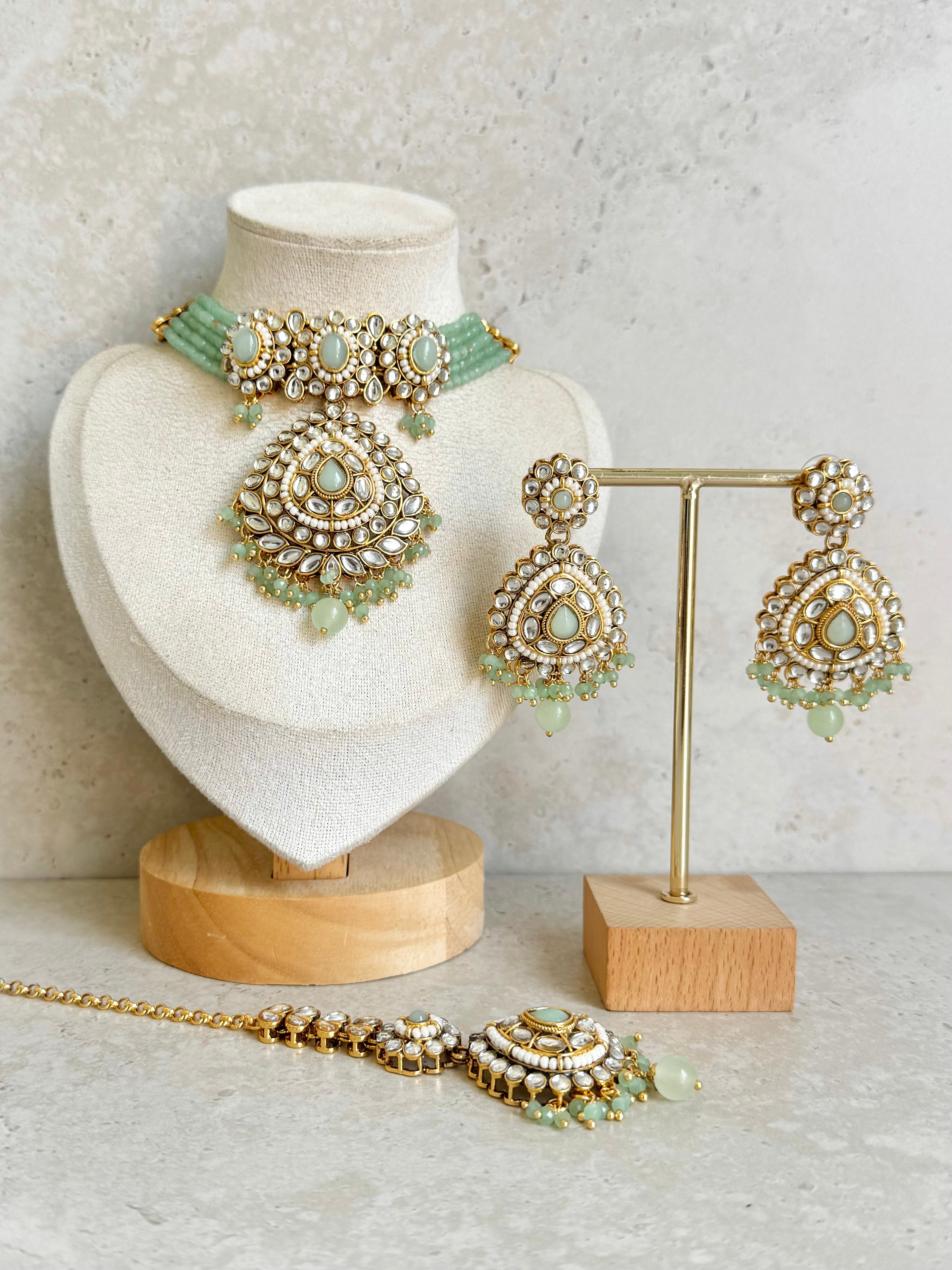 Alia Necklace Set